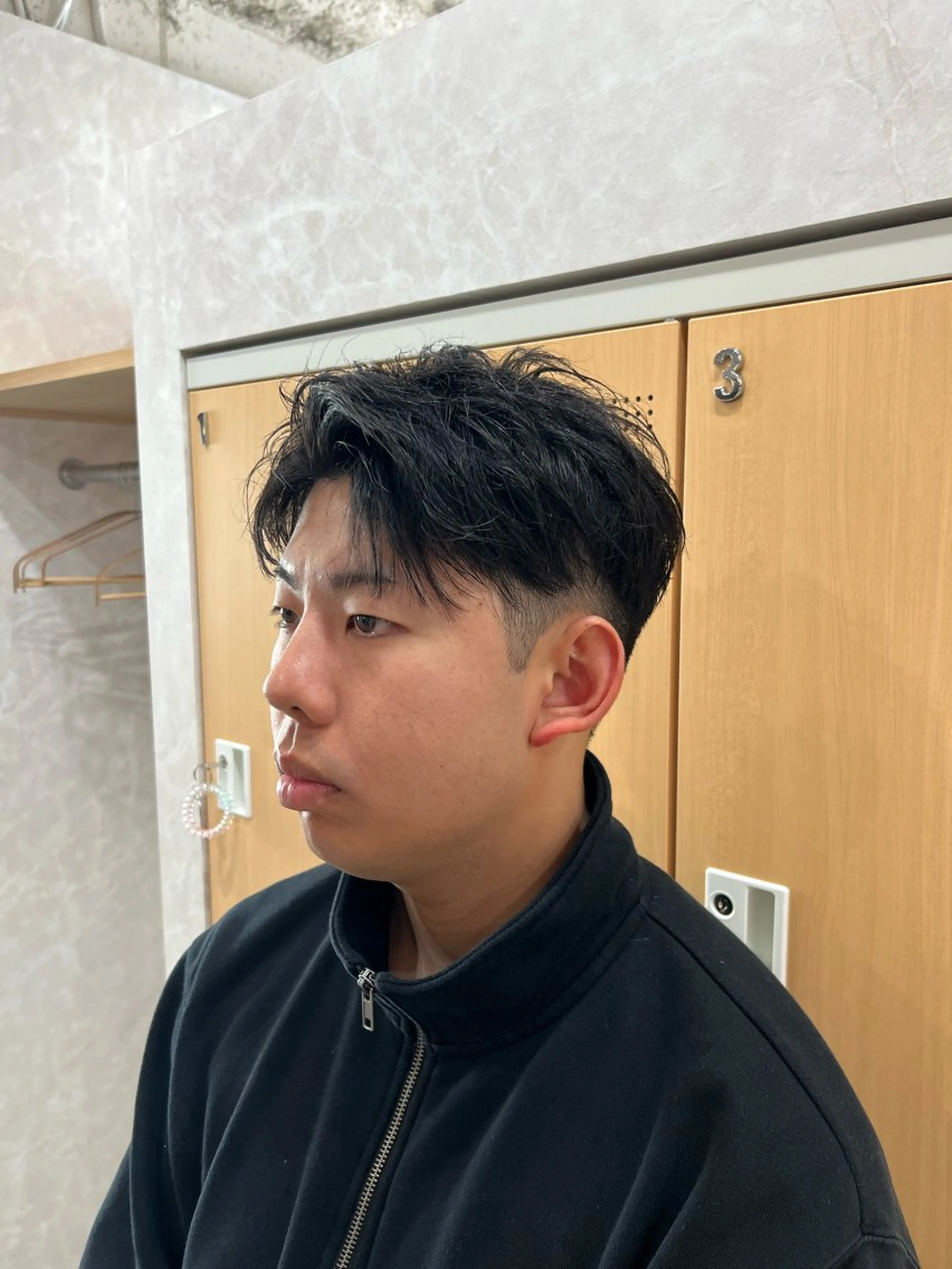 ショート メンズ アップバング メンズパーマ ショートヘア ilu by Atmos所属・近藤 叶大のヘアスタイル