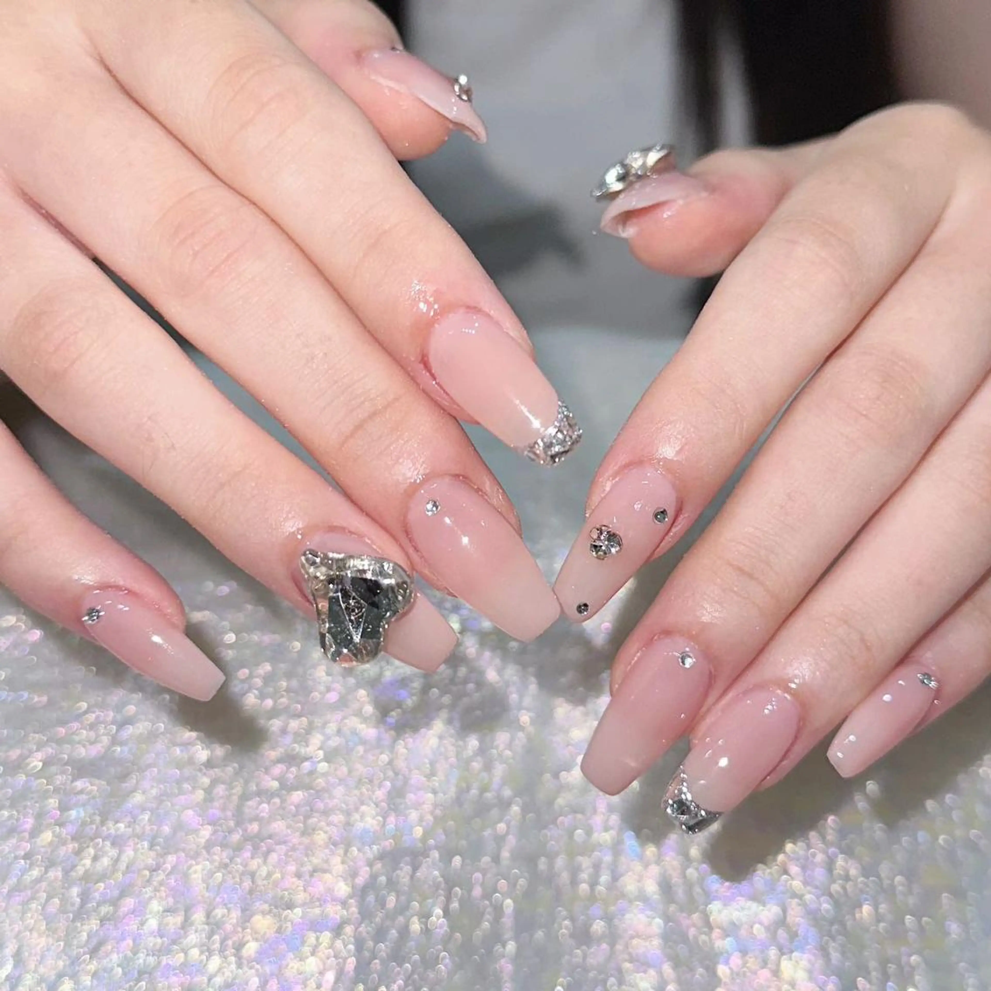 ネイル 長さ出し ネイルチップ Queens テイのネイルデザイン