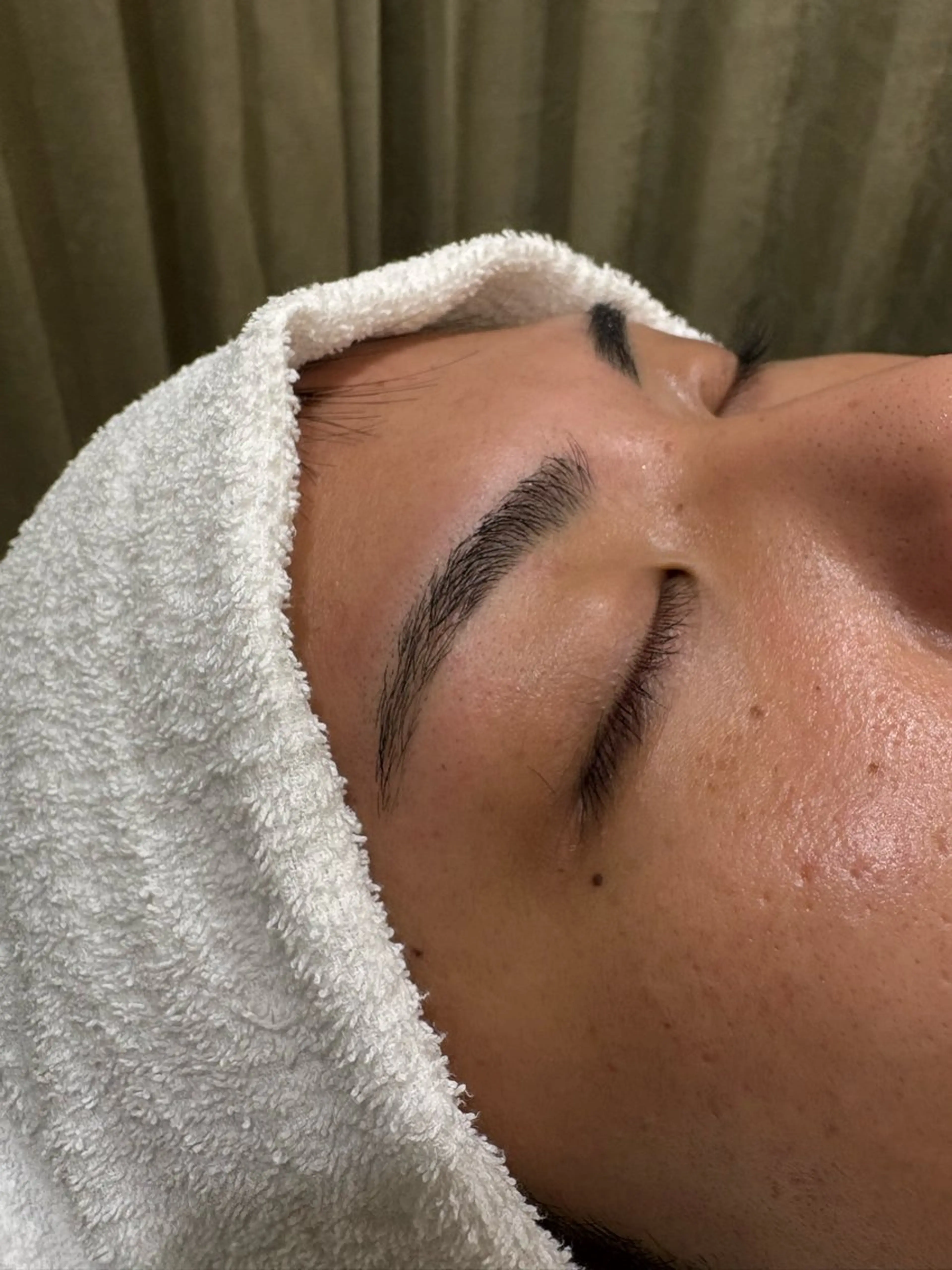 アイブロウ 眉カラー 似合わせカラー🎱 RENのヘアスタイル