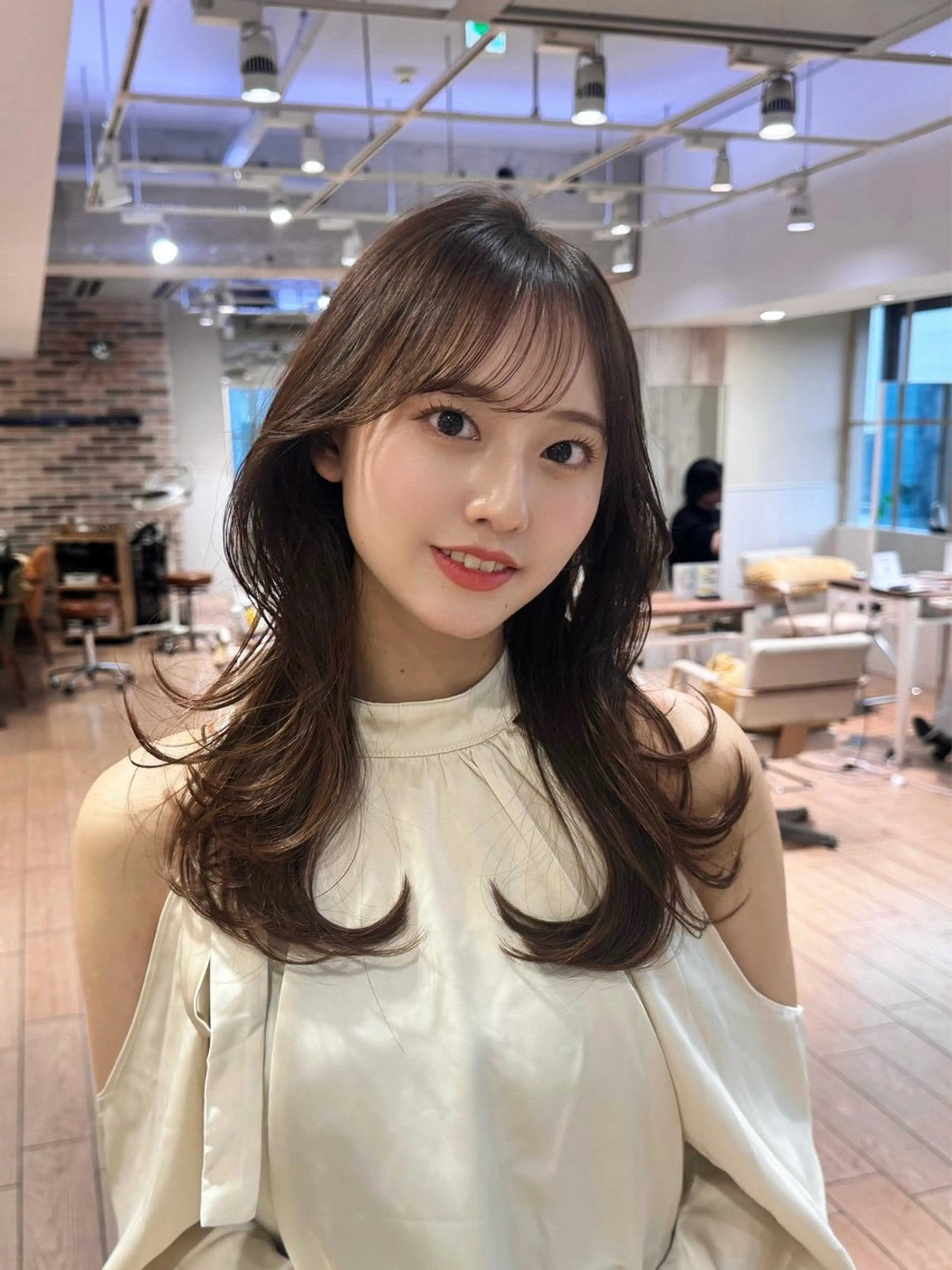 骨格カウンセリング📝×レイヤー似合わせカット💇‍♀️×リペアトリ✨✨　人気メニューを無料で⁉️シャンプーブローあり○の写真
