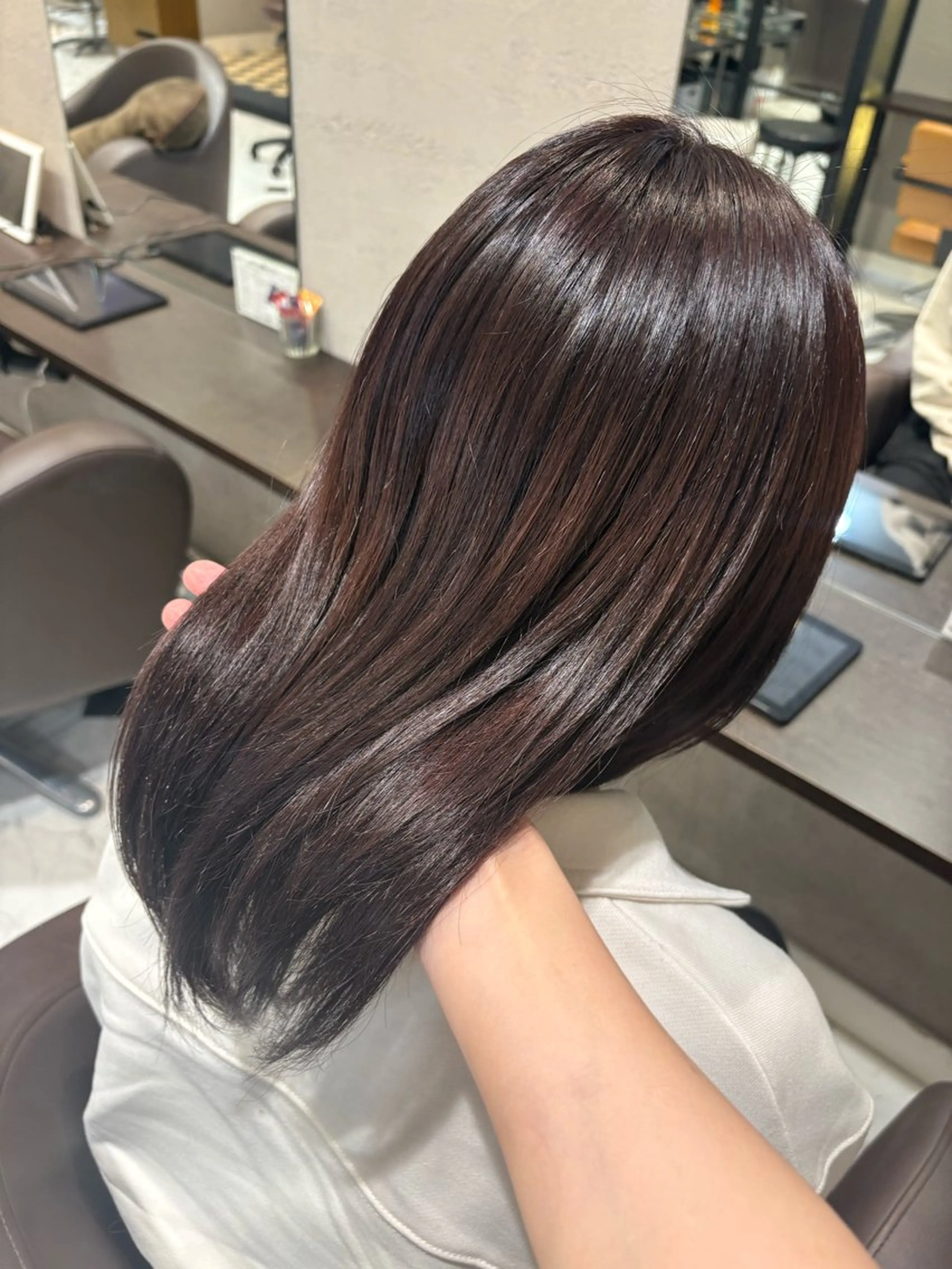 セミロング ヘアカラー 中嶋偲月🌙 艶カラー/縮毛矯正のヘアスタイル