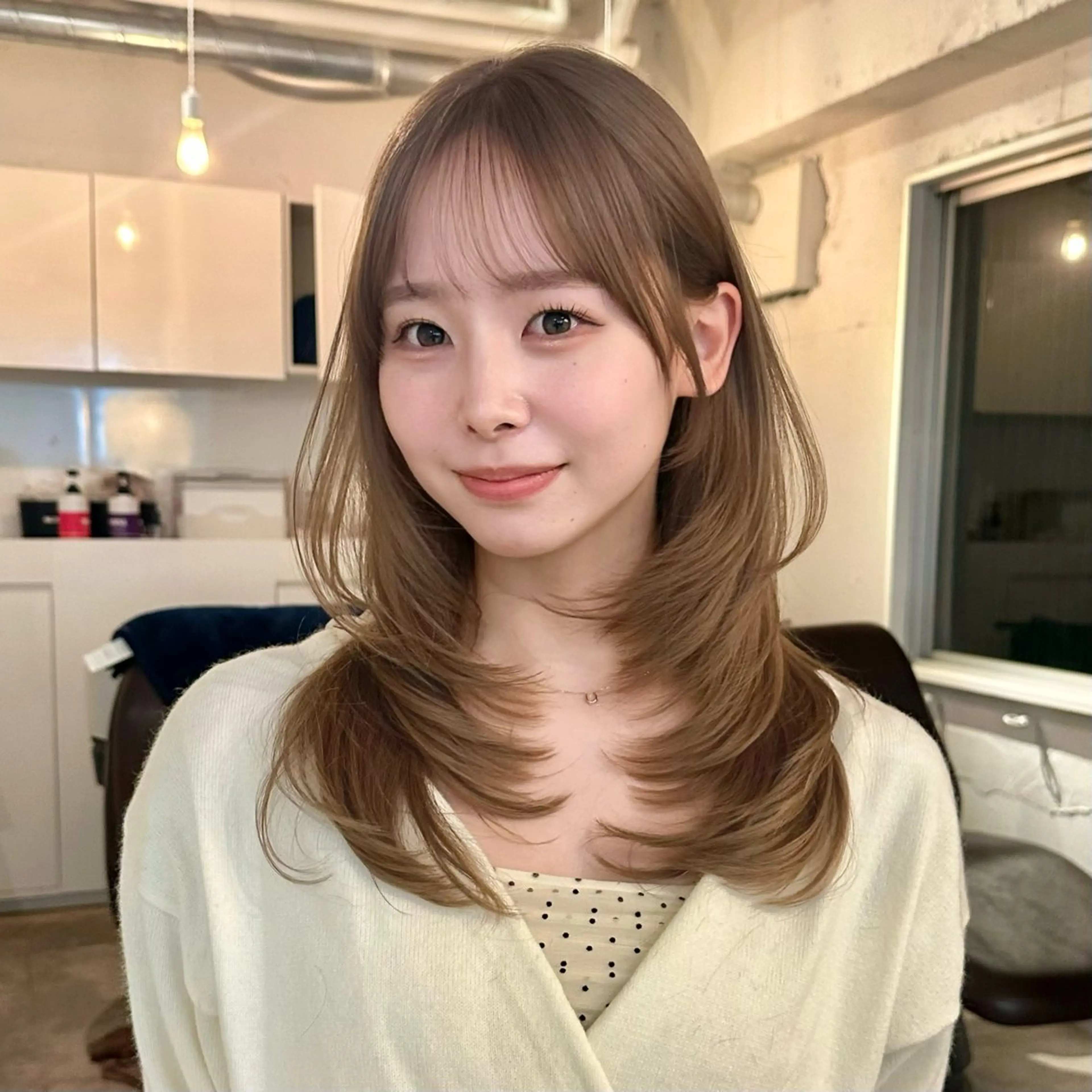 ミディアム カット ヘアカラー トリートメント 🌹ハッシュカット、 レイヤー韓国ヘア🌹のヘアスタイル