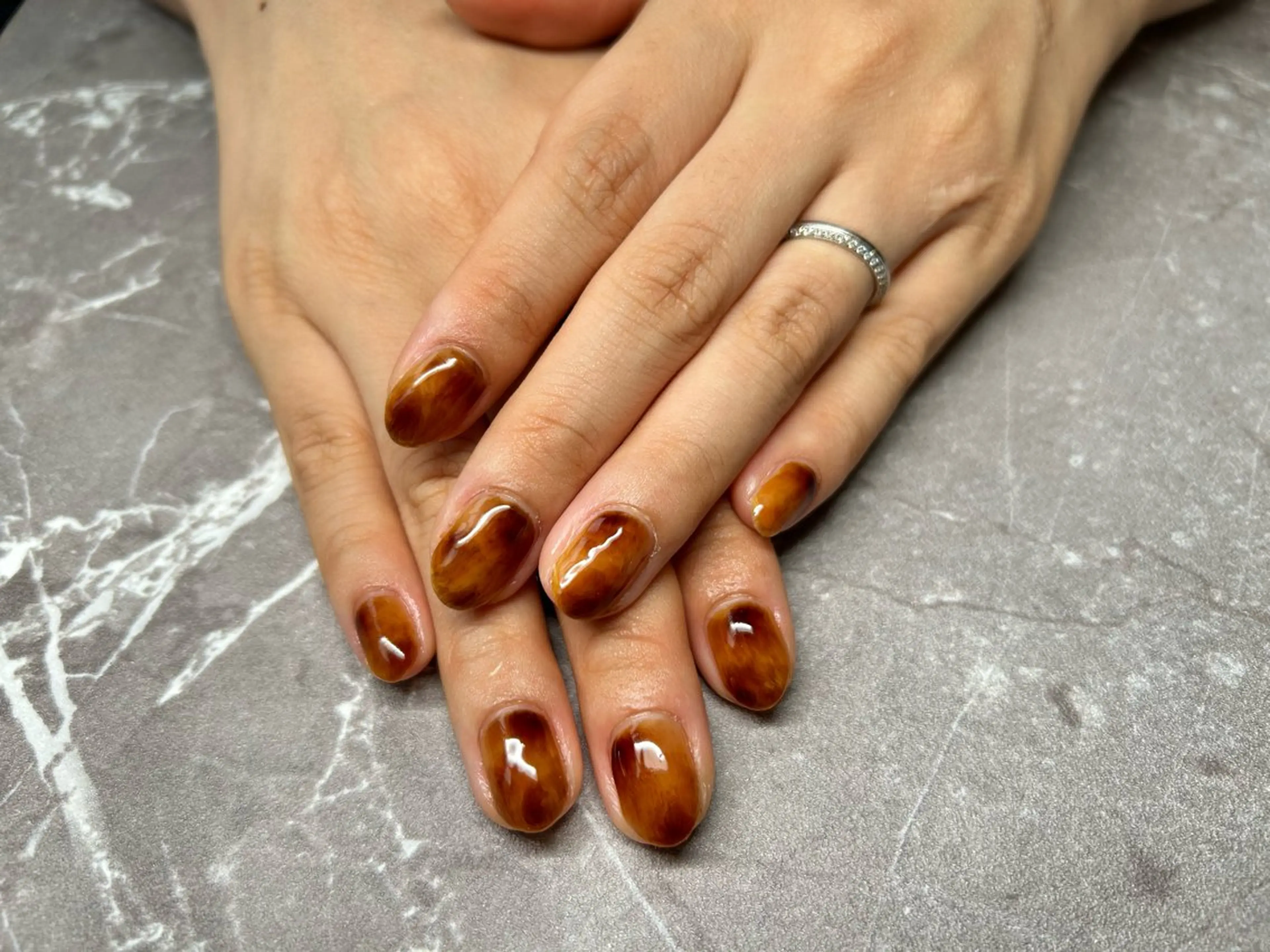 ネイル べっ甲ネイル ハンドネイル Lisa’s Salonのネイルデザイン