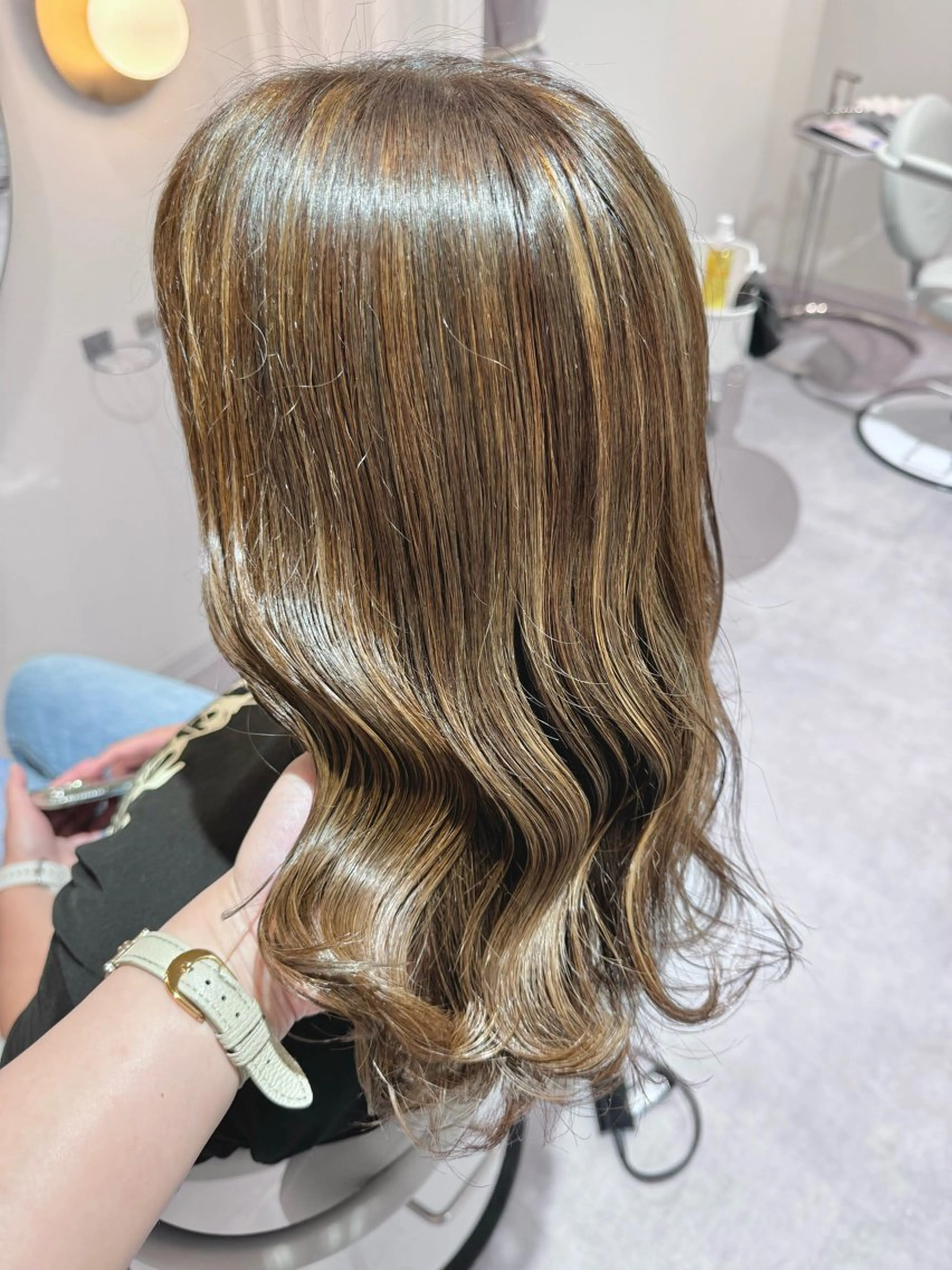 カラー 髙井 麻帆のヘアスタイル
