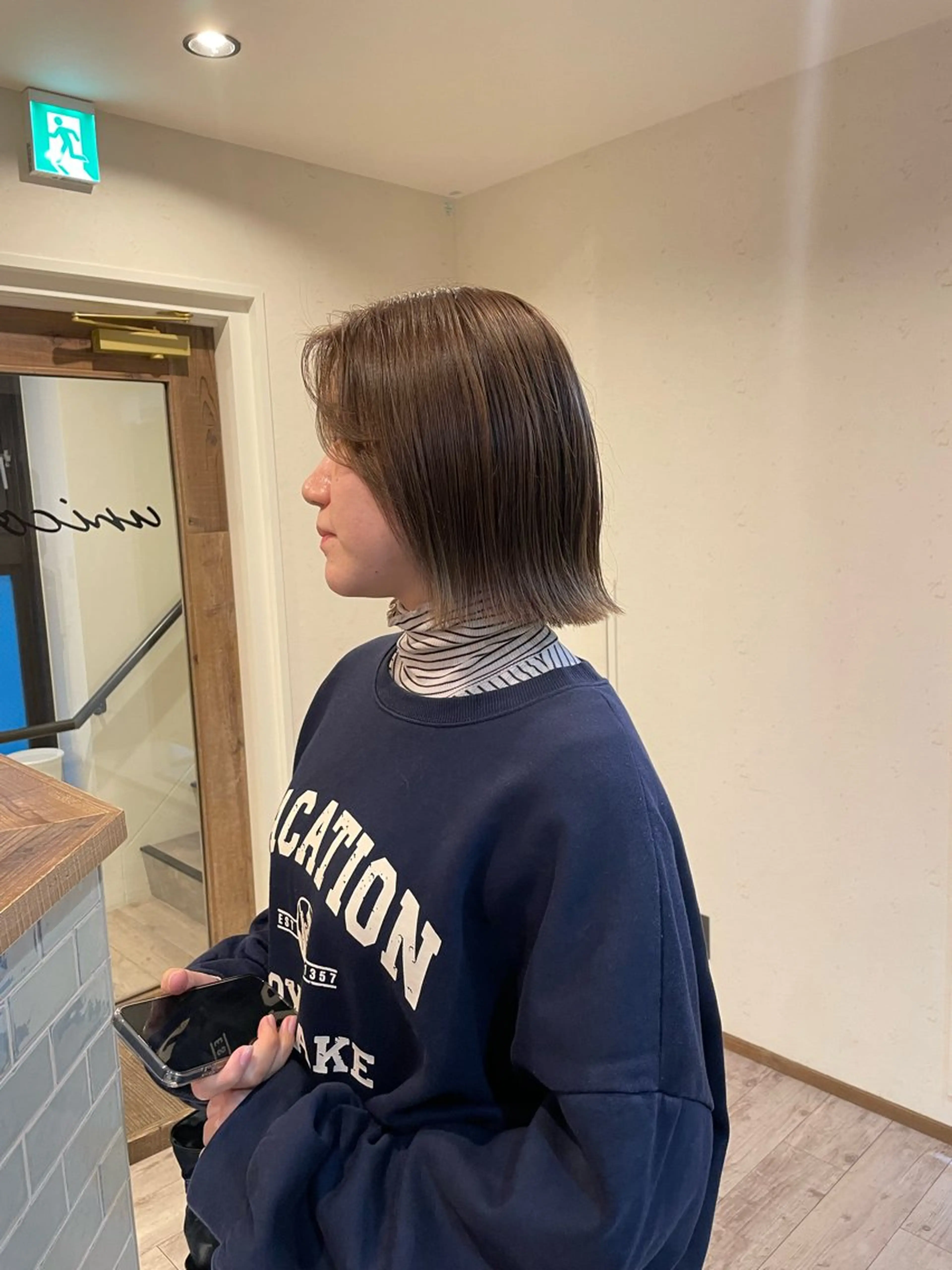 ミディアム カラー ベージュカラー ブリーチ ブリーチなしカラー オリーブベージュ ヘアカラー 渋谷 留菜のヘアスタイル