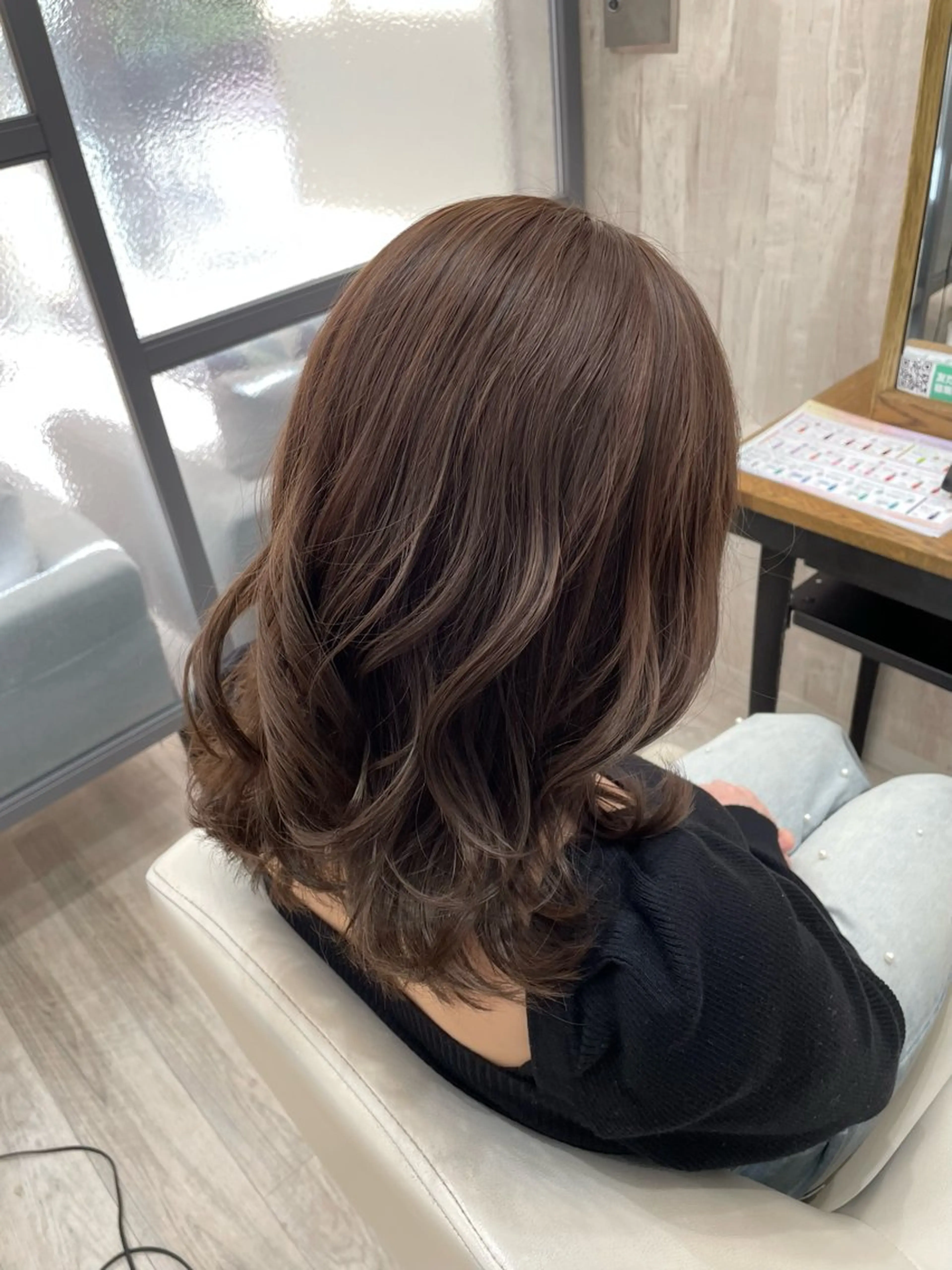 ミディアム カット ヘアカラー 小武海 俊太のヘアスタイル