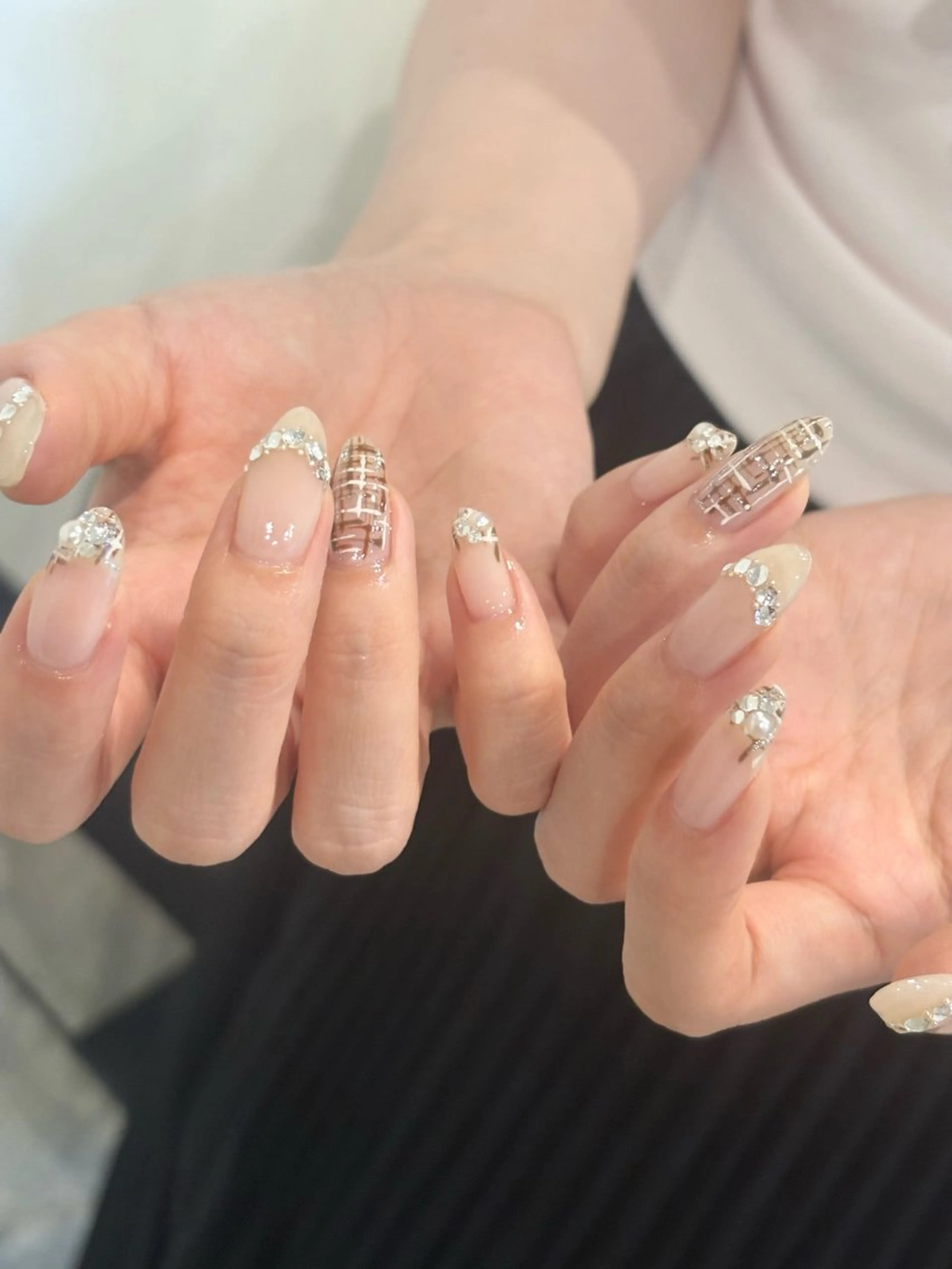 ネイル ジェルネイル ゴージャス キラキラネイル パラジェル ストーンネイル 本町🤍ちゅるん 自爪育成✨🤍のネイルデザイン