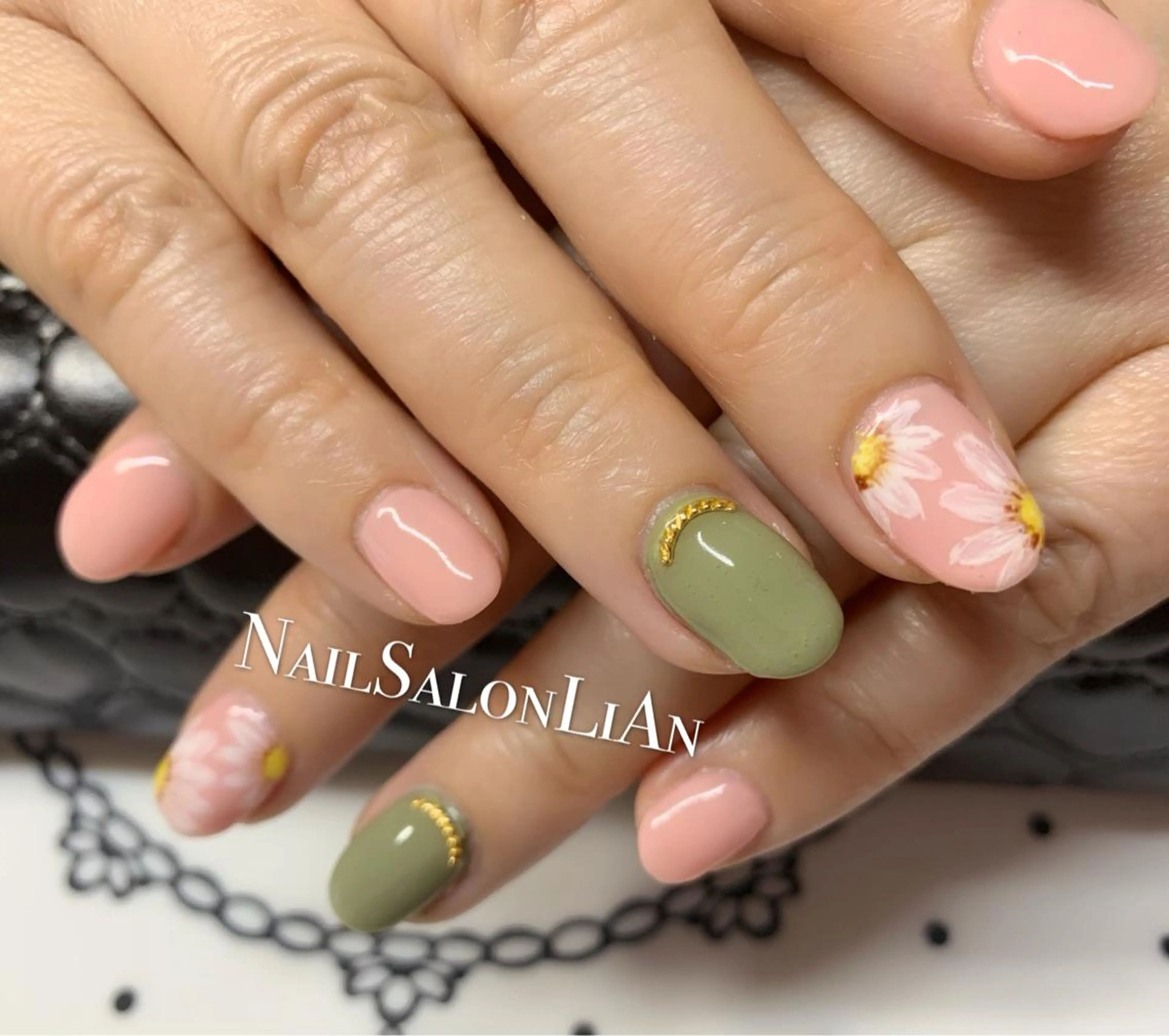 ネイル アートネイル 持ち込み シンプルネイル ストーンネイル NailSalon LiAnのネイルデザイン