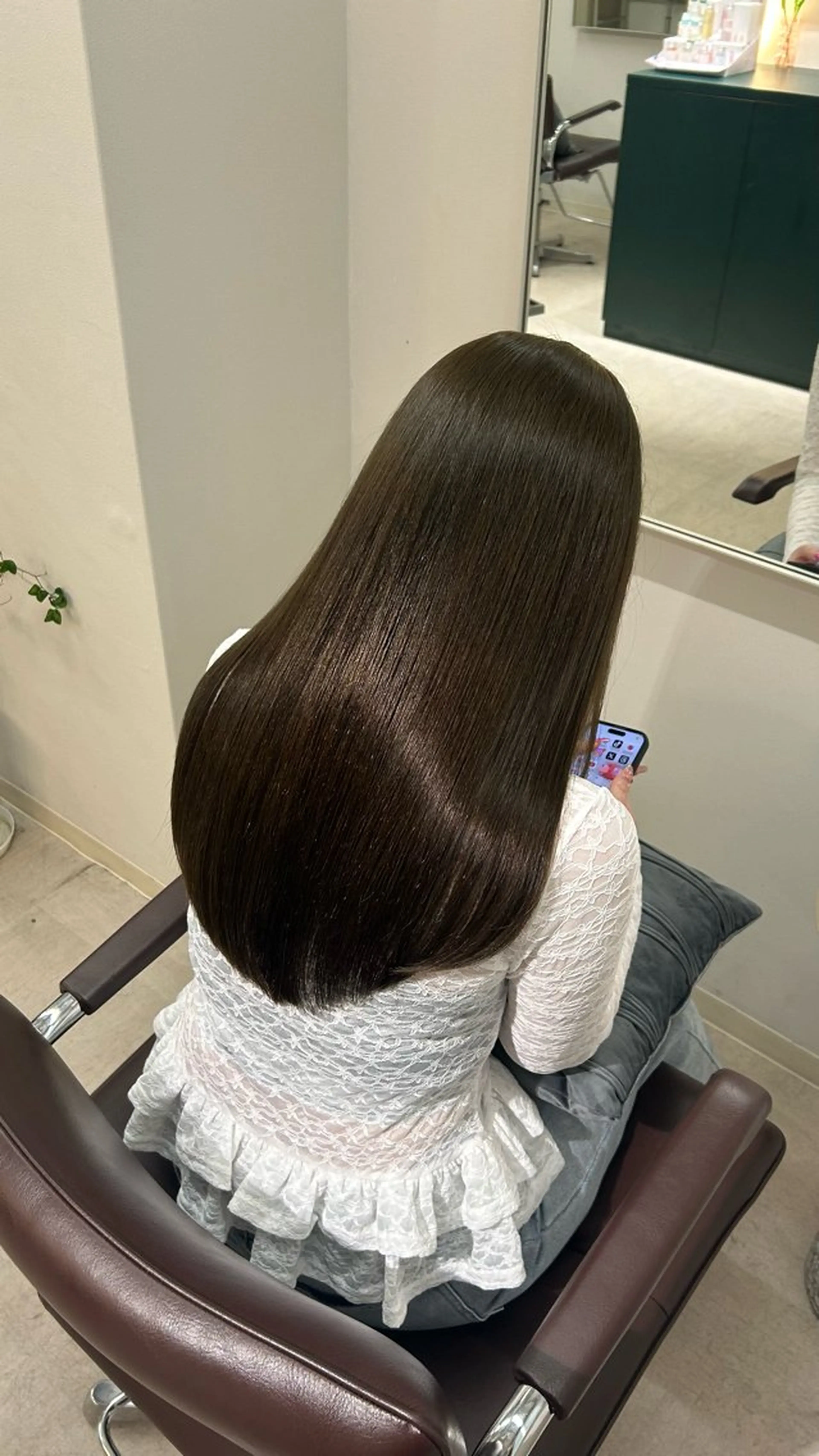 ロング カット 縮毛矯正 トリートメント 艶カラー/髪質改善 /HANAのヘアスタイル