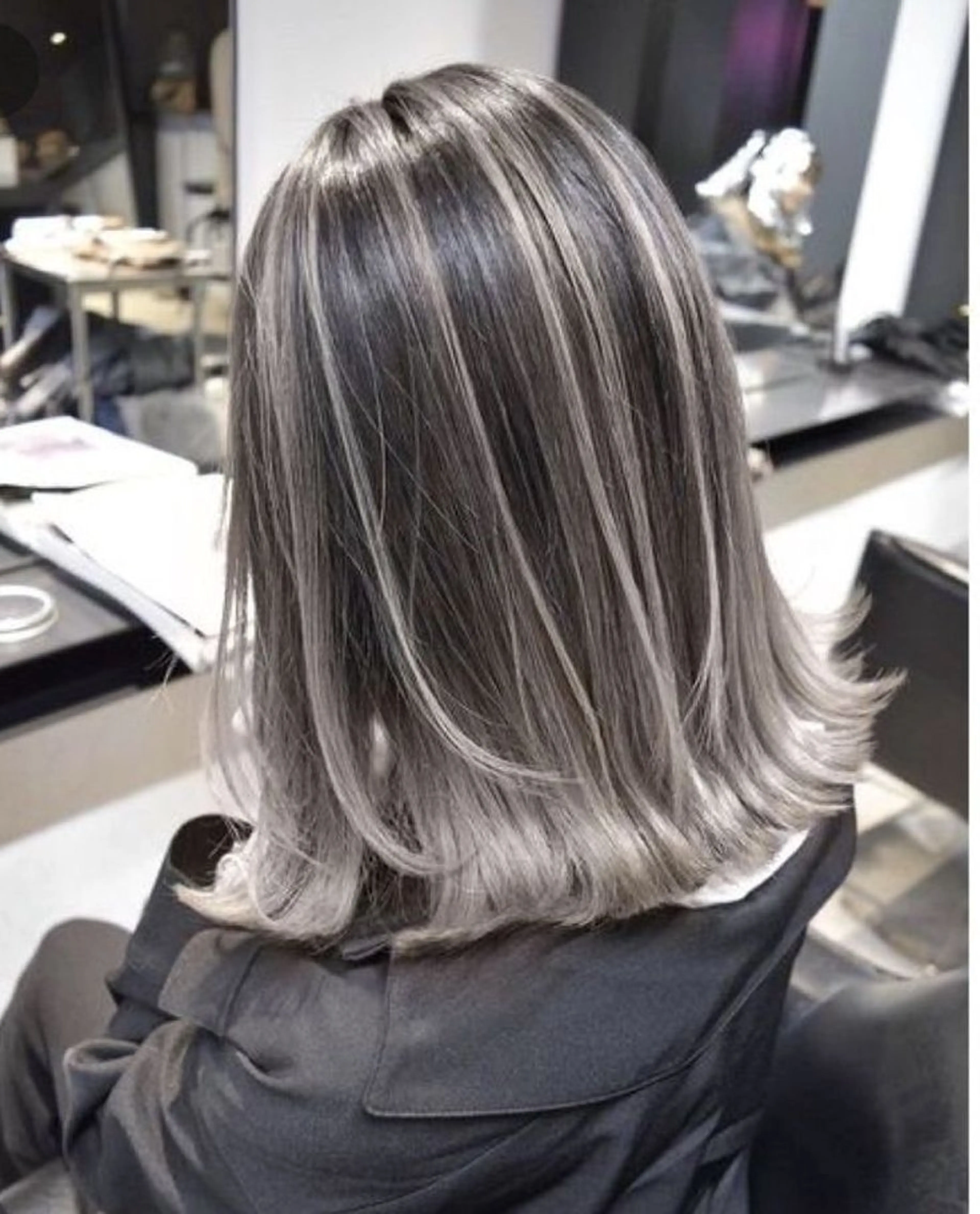 ミディアム 【ハイライトに自信】 福田 将太のヘアスタイル