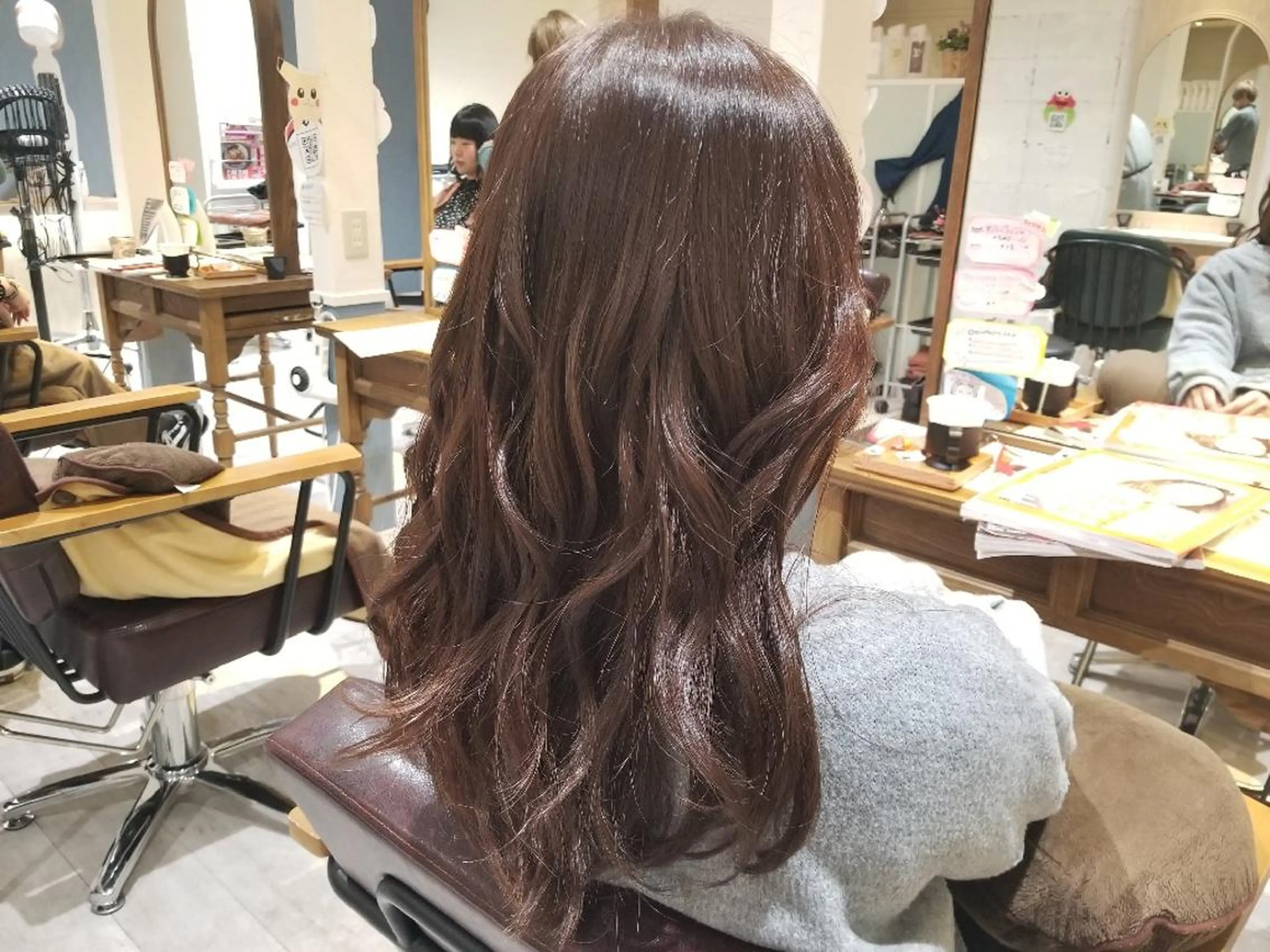 セミロング カラー カット ヘアカラー トリートメント SAKURA (サクラ)のヘアスタイル