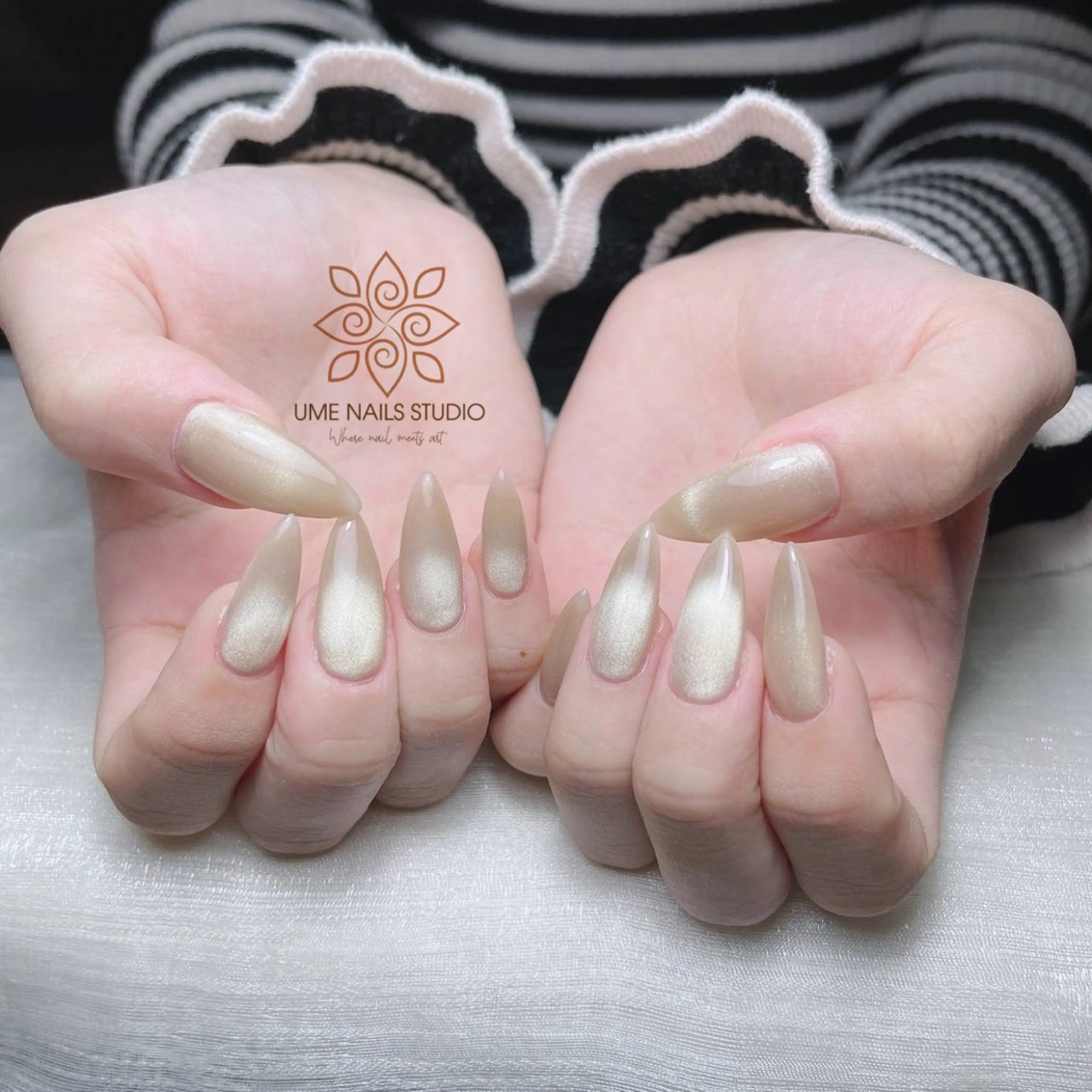 ネイル チークネイル クリアネイル ガーリー キラキラネイル 韓国ネイル ハンドネイル Ume Nail Studioのネイルデザイン