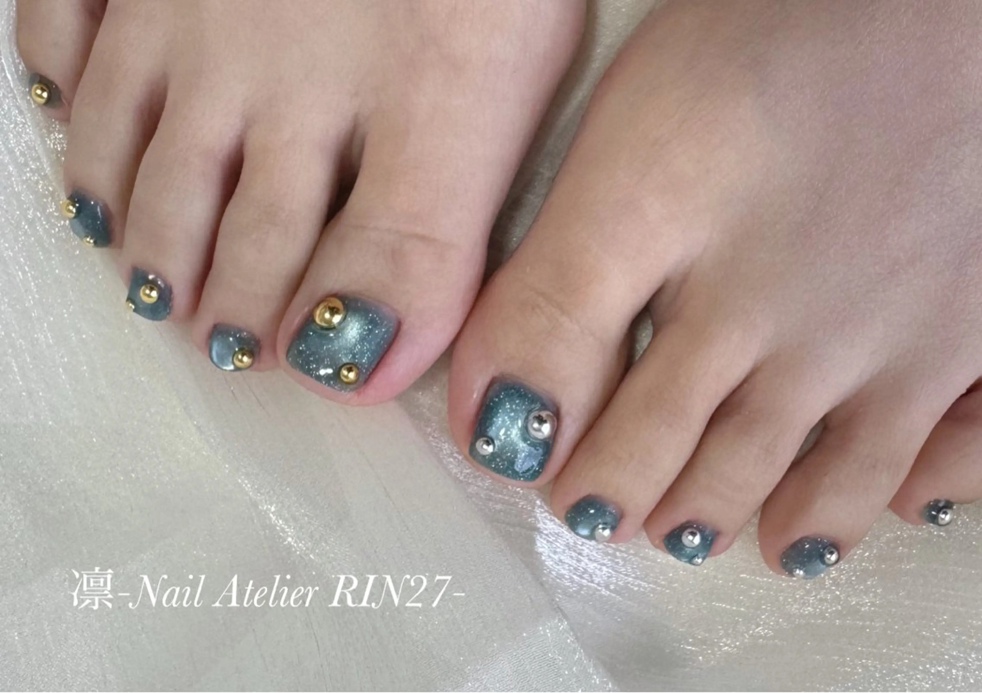 ネイル フラッシュネイル フラッシュマグ フットネイル 立川 紋歌のネイルデザイン