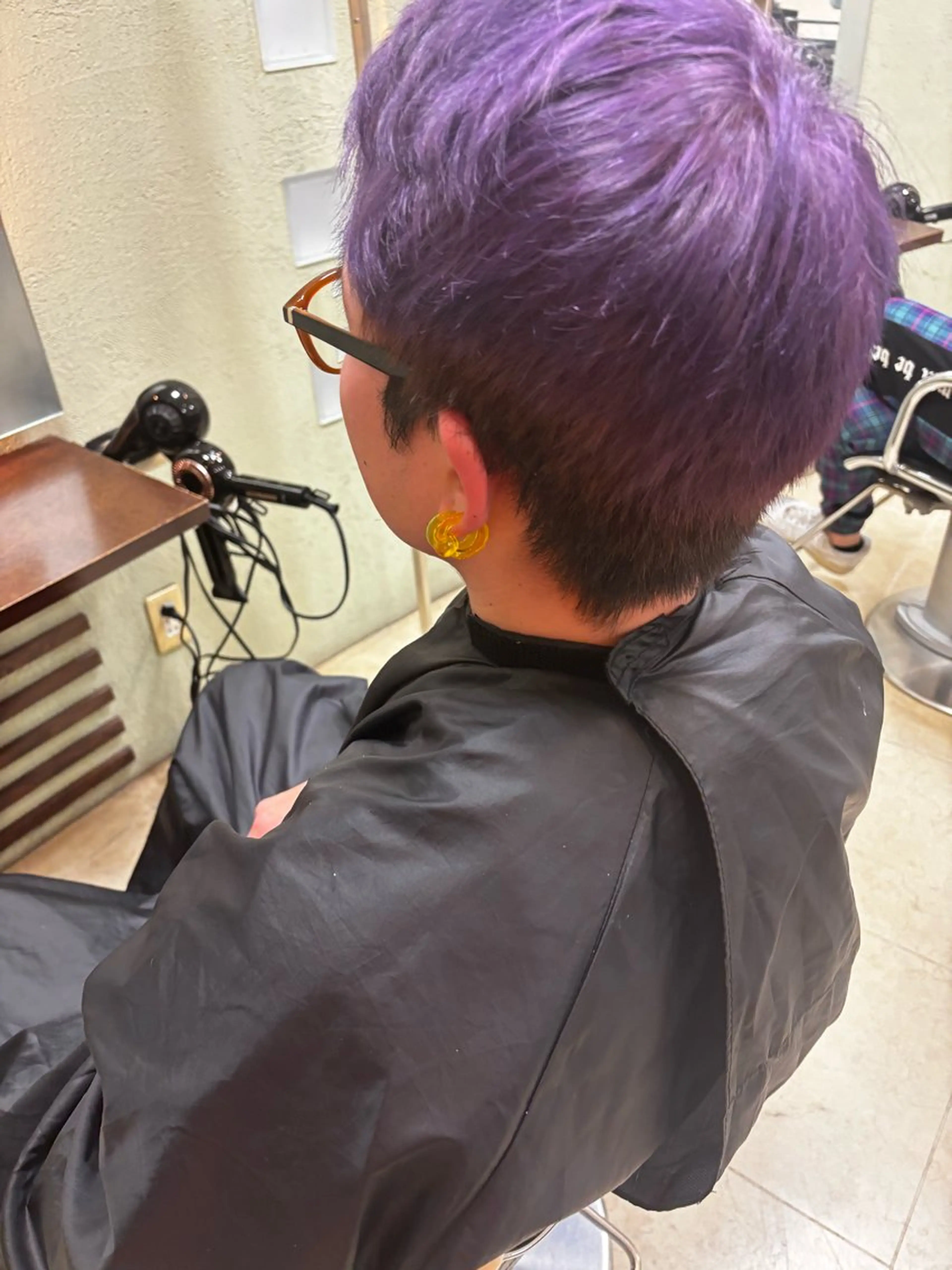 カラー メンズ メンズブリーチ 刈り上げ ブリーチ バイオレットカラー PLIME SHOTAROのヘアスタイル