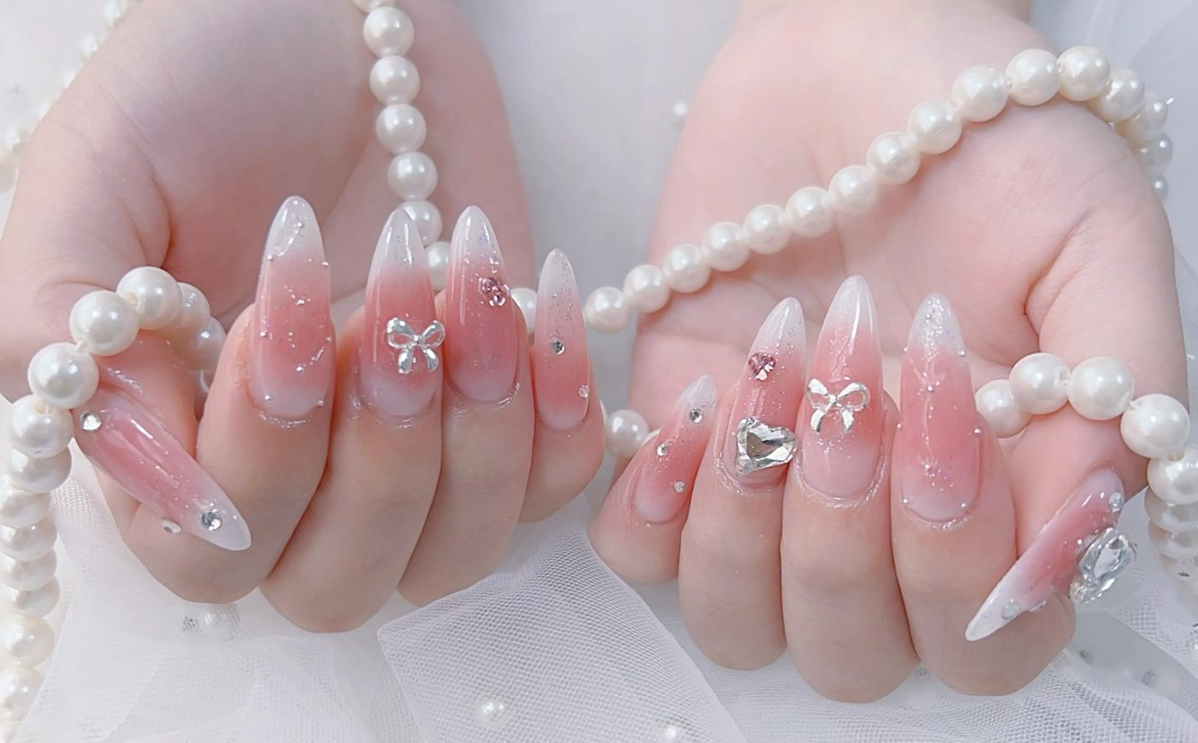 ネイル アートネイル チークネイル フットネイル フレンチネイル グラデーション Floria KANAのネイルデザイン