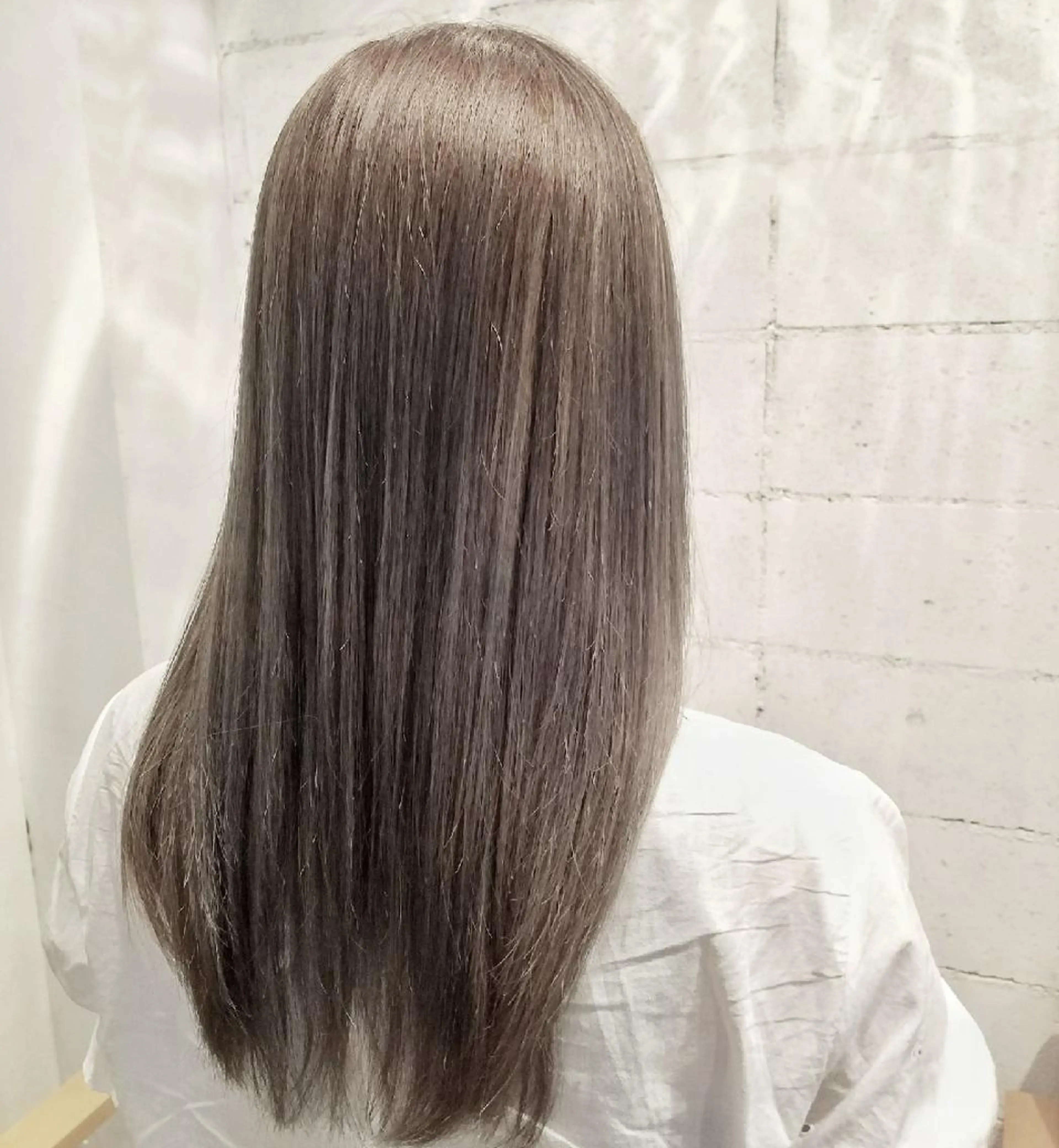 ロング カラー アディクシーカラー ブリーチ グレージュ くわやま まさきのヘアスタイル