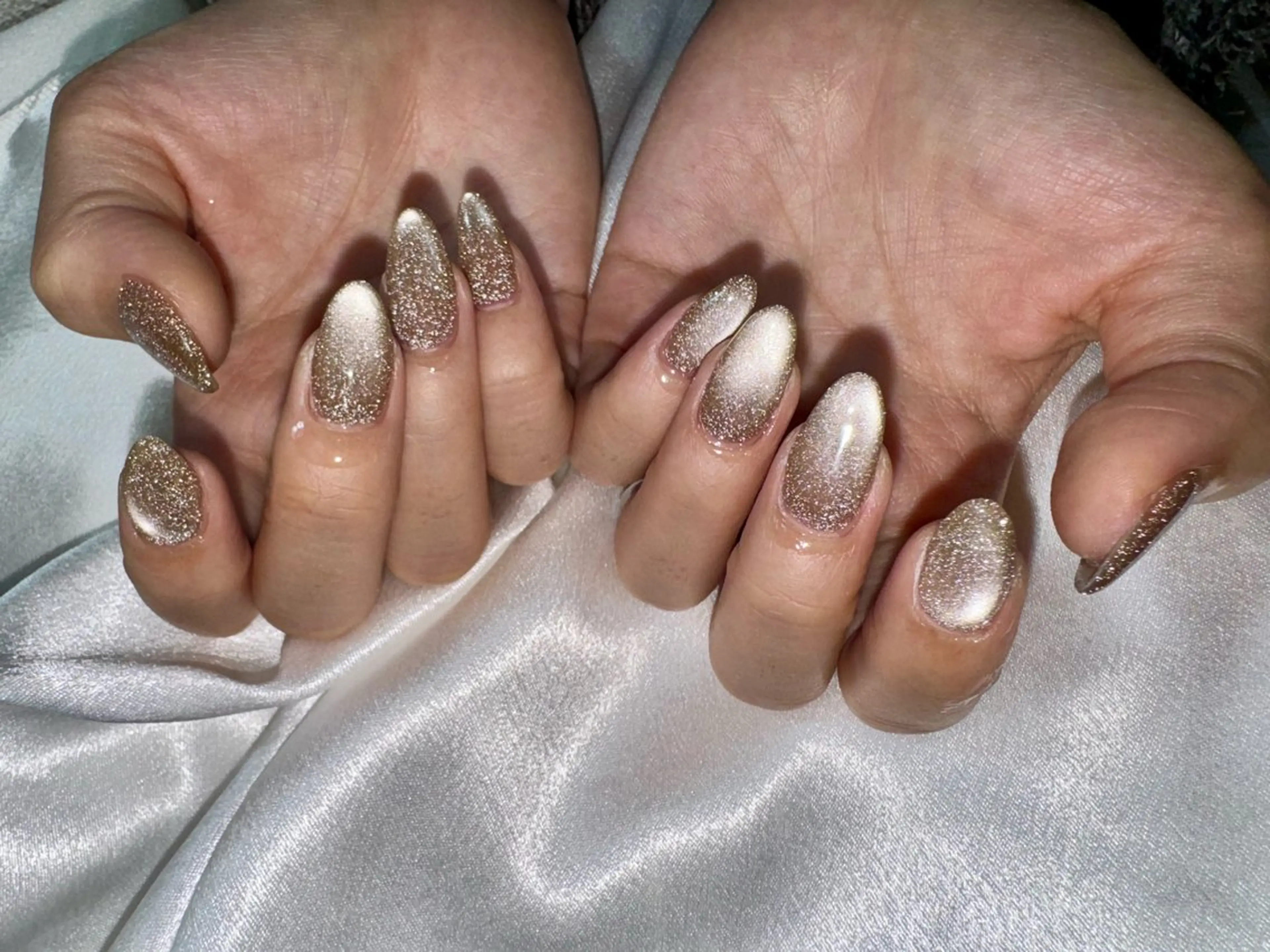 ネイル オーロラネイル 桜ネイル フラッシュネイル フラッシュマグ フラワーネイル ハンドネイル kikinail 溝の口のネイルデザイン