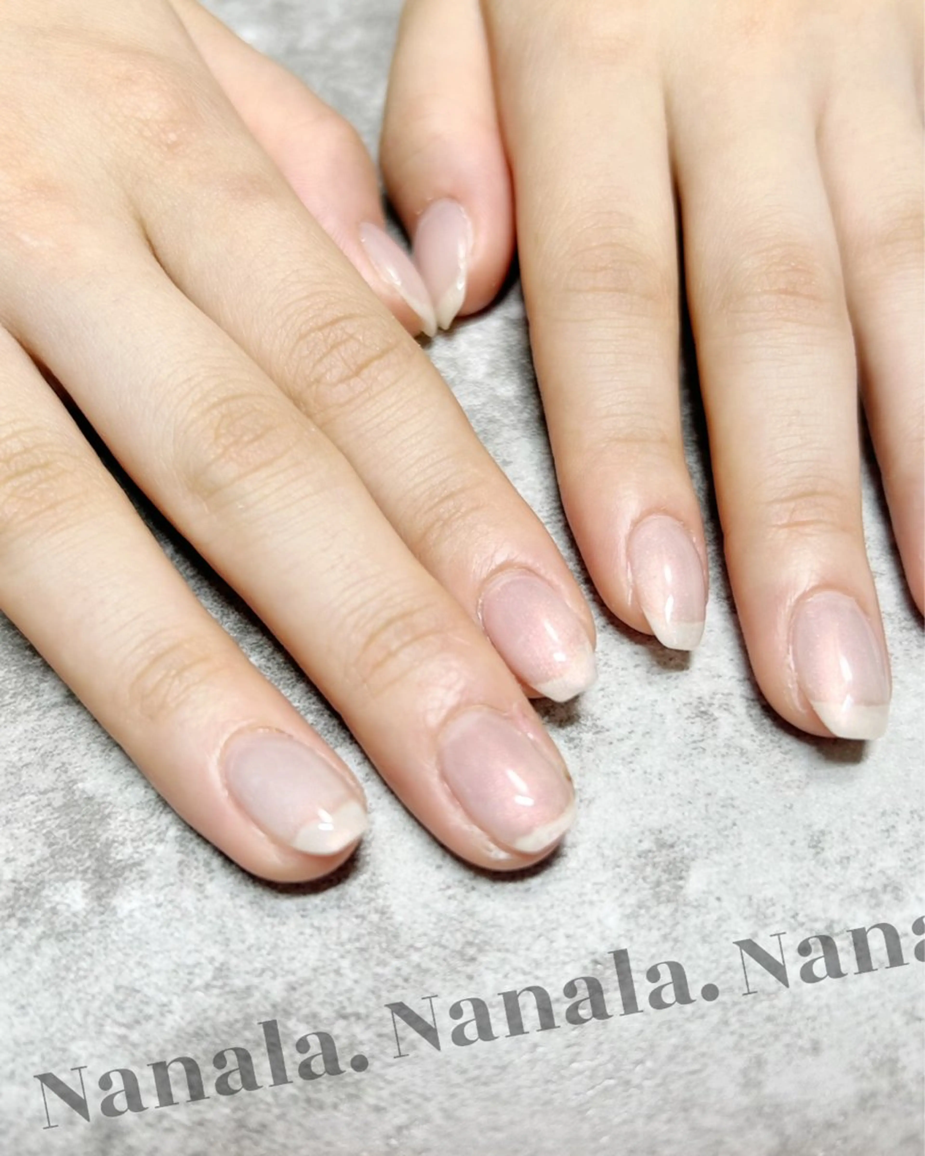 ネイル アートネイル オーロラネイル カジュアル フラッシュネイル フットネイル ハンドネイル ハンドケア Nanala. LUNAのネイルデザイン
