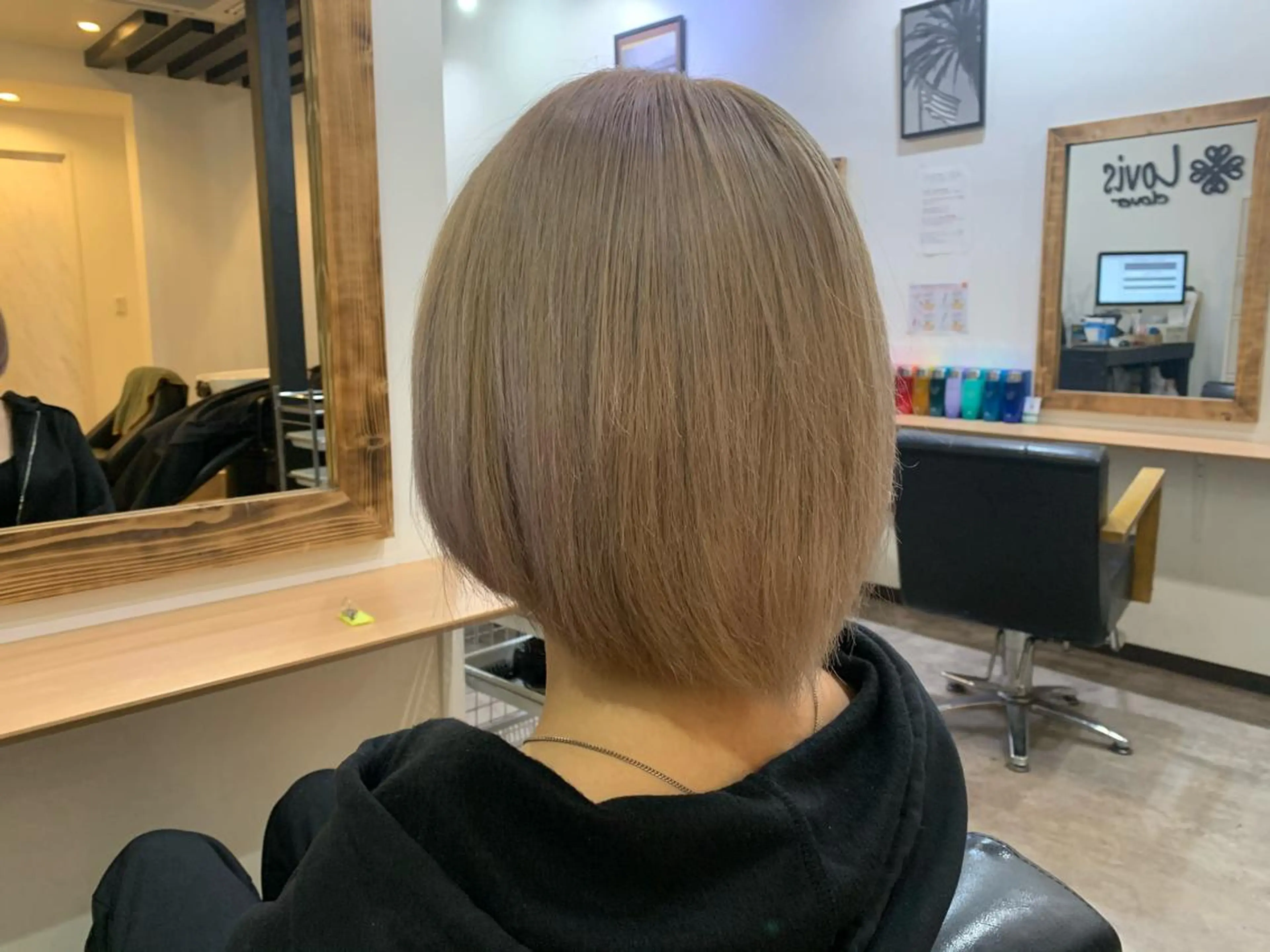 ショート カラー パーマ ヘアアレンジ メンズ キッズ ネイル マツエク・マツパ アイブロウ ホワイト 🤍韓国風レイヤー/ 艶髪🤍鳥越美羽のヘアスタイル