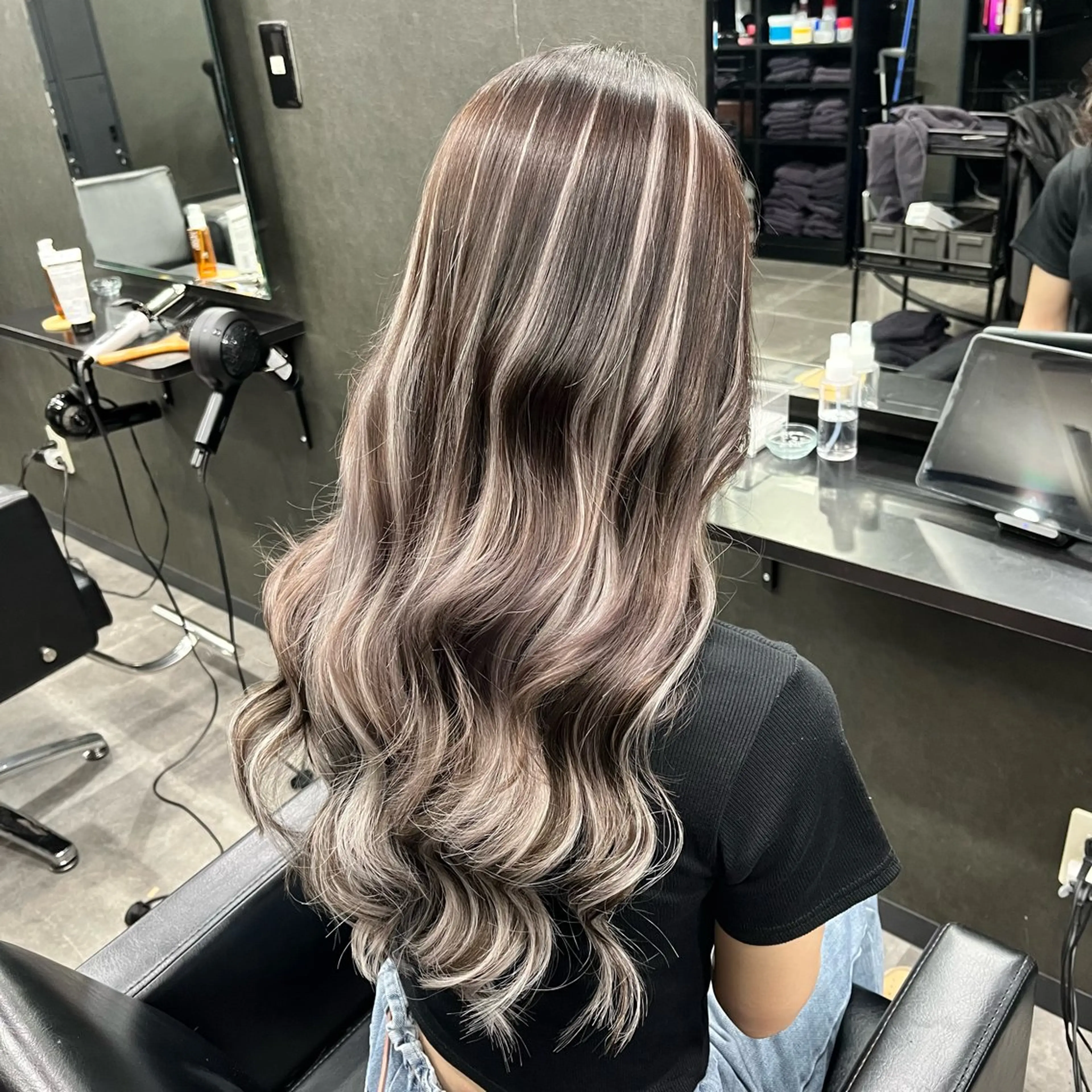 ロング カラー ハイライトカラー インナーカラー エクステ ハイライト ヘアカラー トリートメント エクステ 福岡 天神 大名 エクステ.みう🐱のヘアスタイル