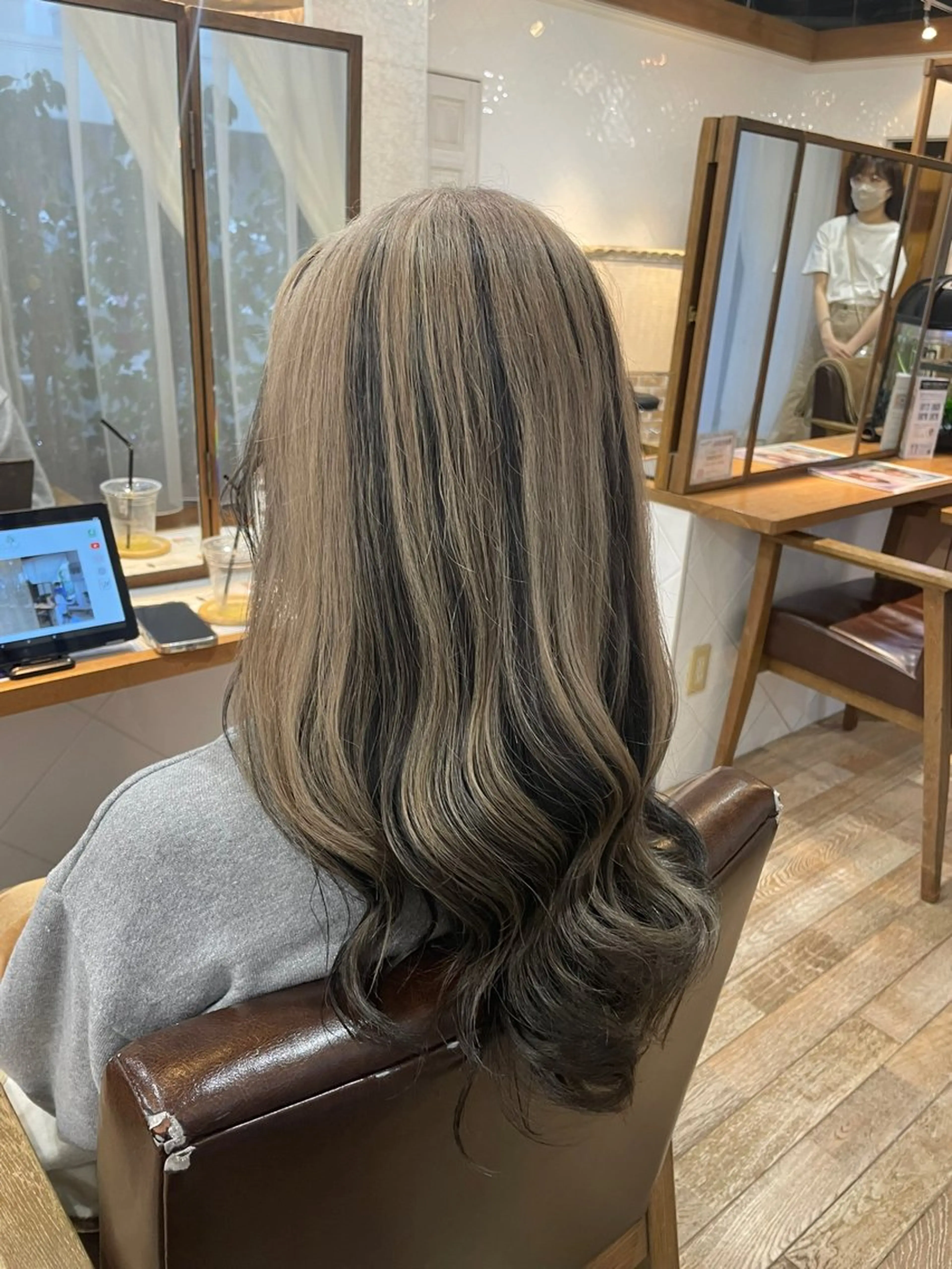 ロング カラー ヘアカラー トリートメント 🍑宮川 愛菜🍑のヘアスタイル