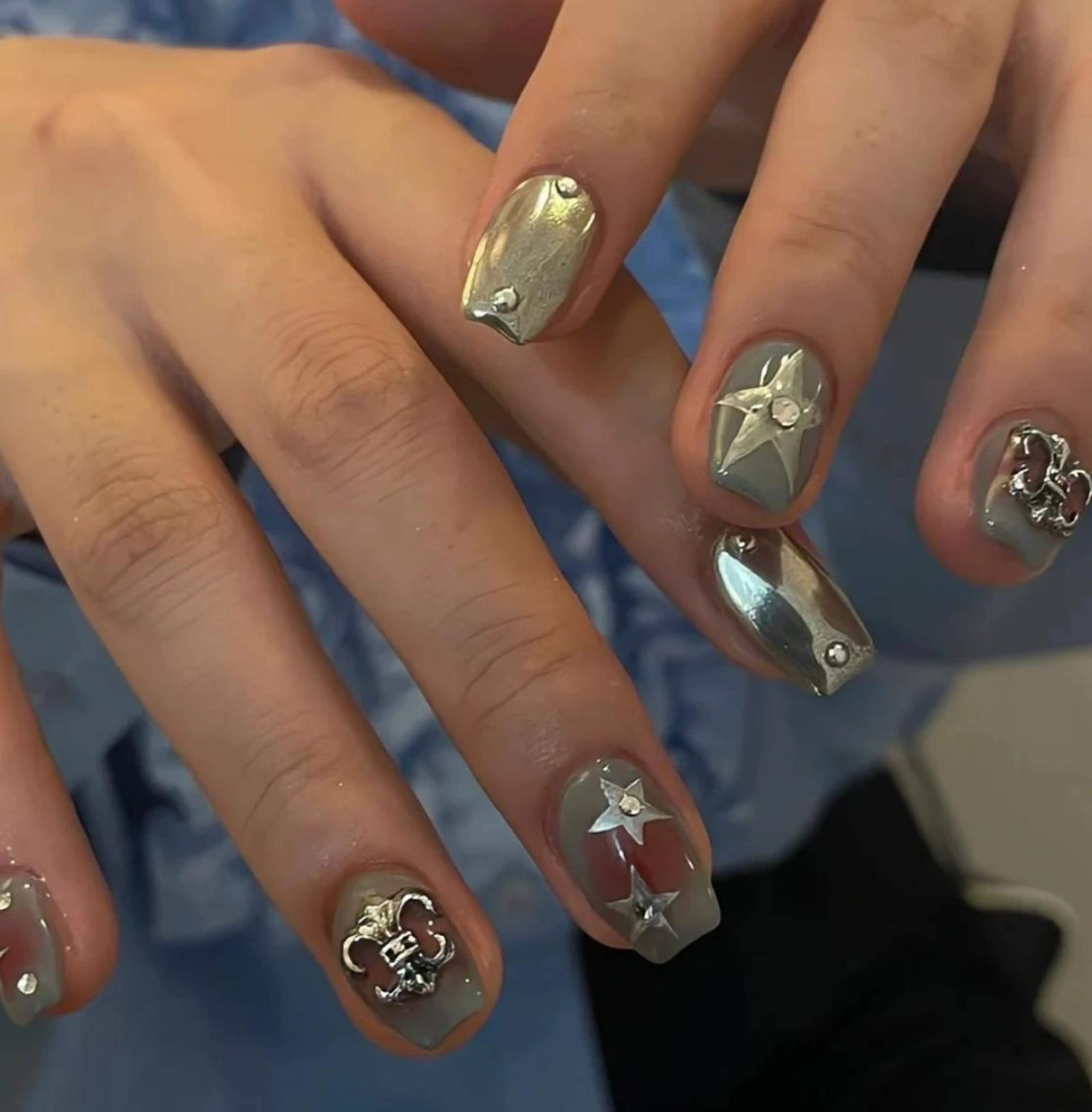 ネイル Queens テイのネイルデザイン