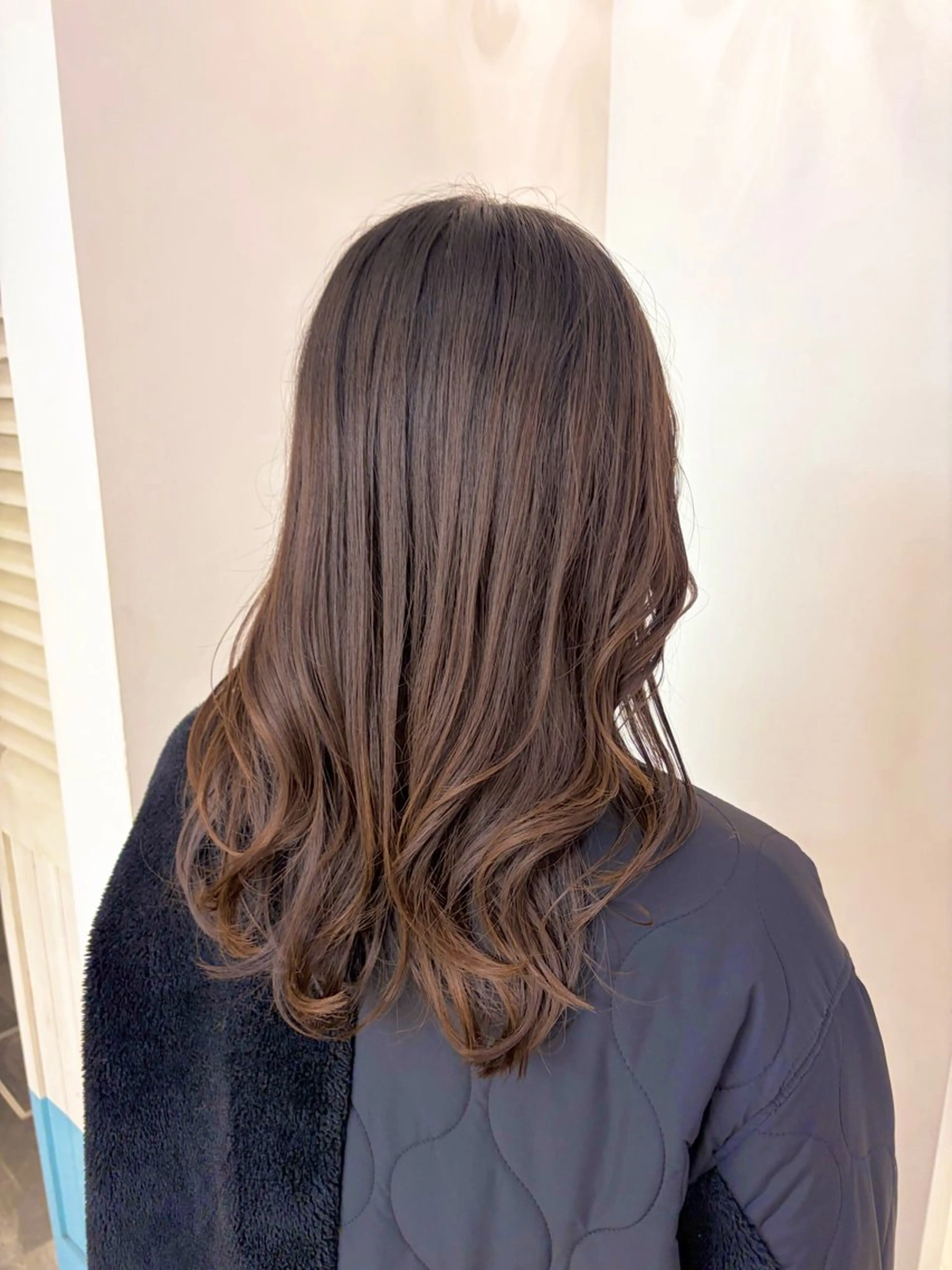 セミロング カラー パーマ レイヤーカット カット 森山 陽菜のヘアスタイル