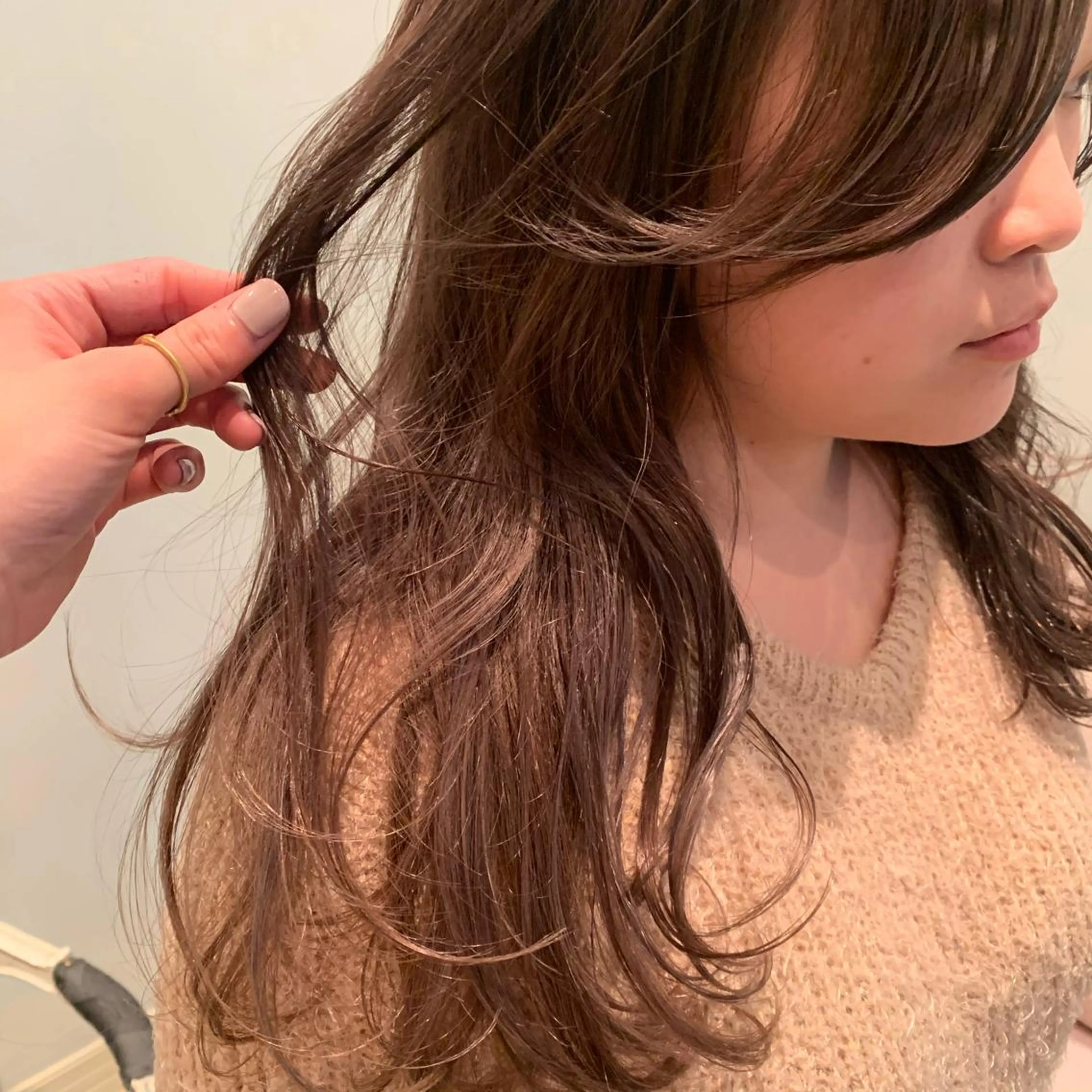 ロング カラー SAKINO. ベージュカラーのヘアスタイル