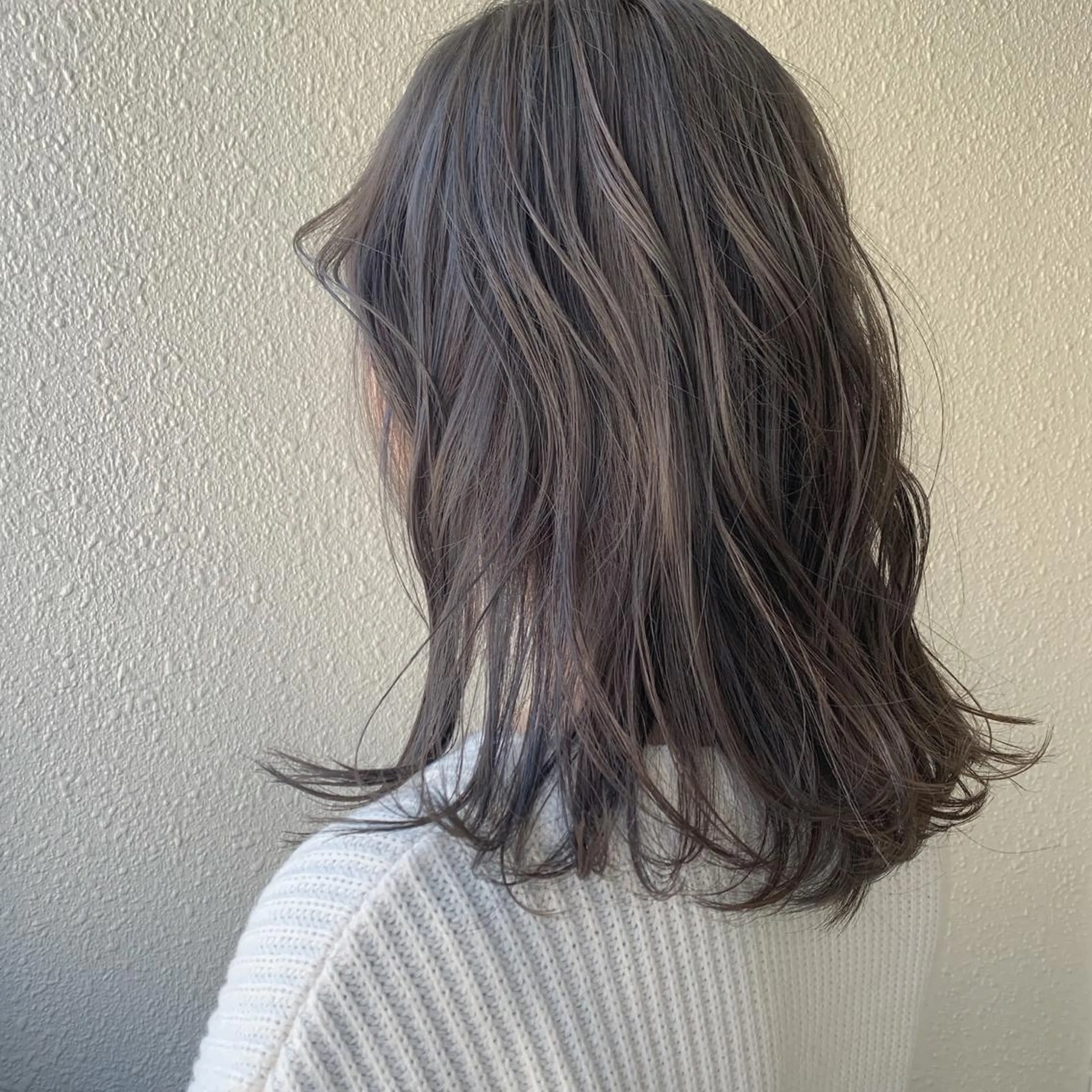 ミディアム カラー 透明感カラー グレージュ オリーブグレージュ オリーブグレー iLi 《イリ》のヘアスタイル
