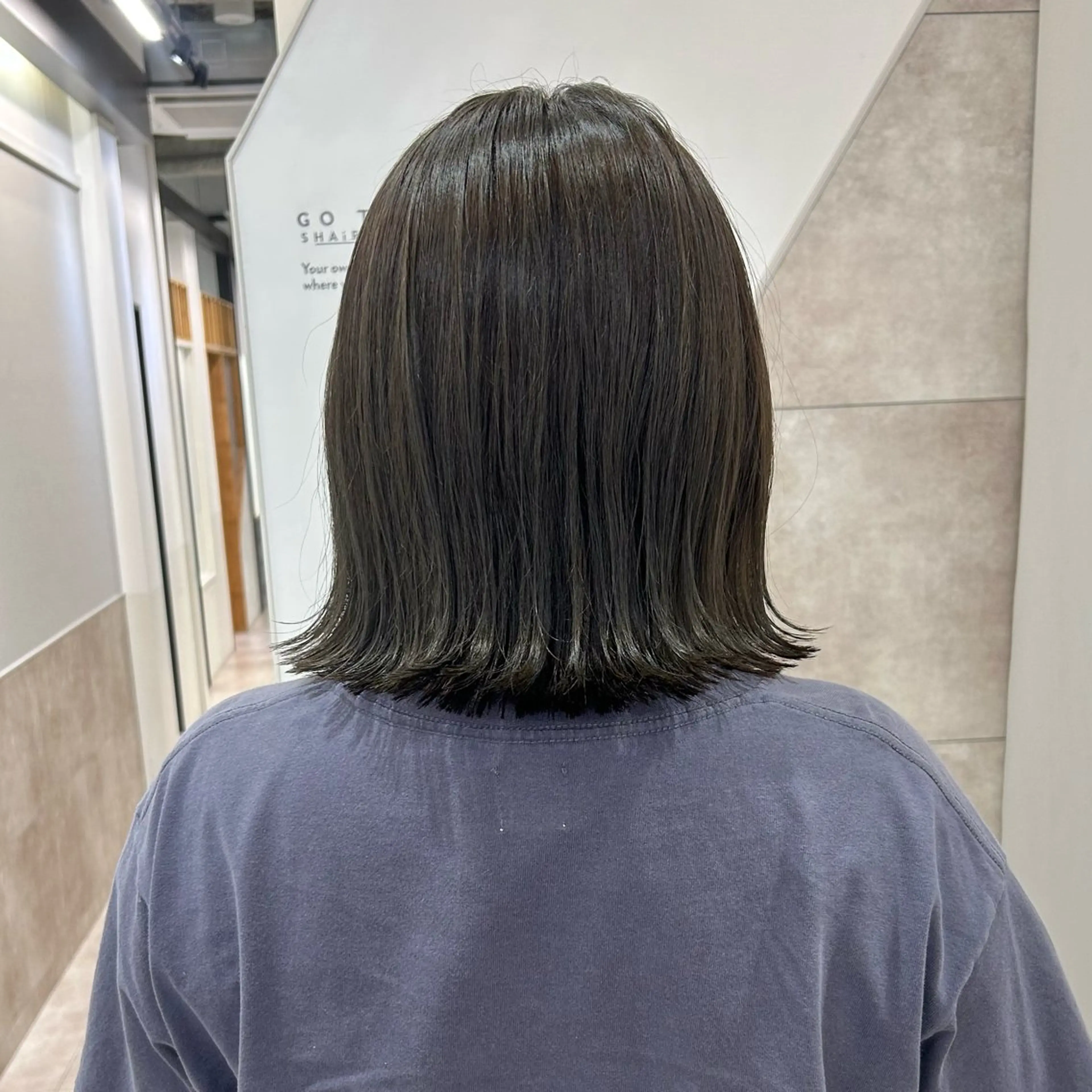 ミディアム カラー ベージュカラー オリーブベージュ カット ヘアカラー SAKINO. ベージュカラーのヘアスタイル