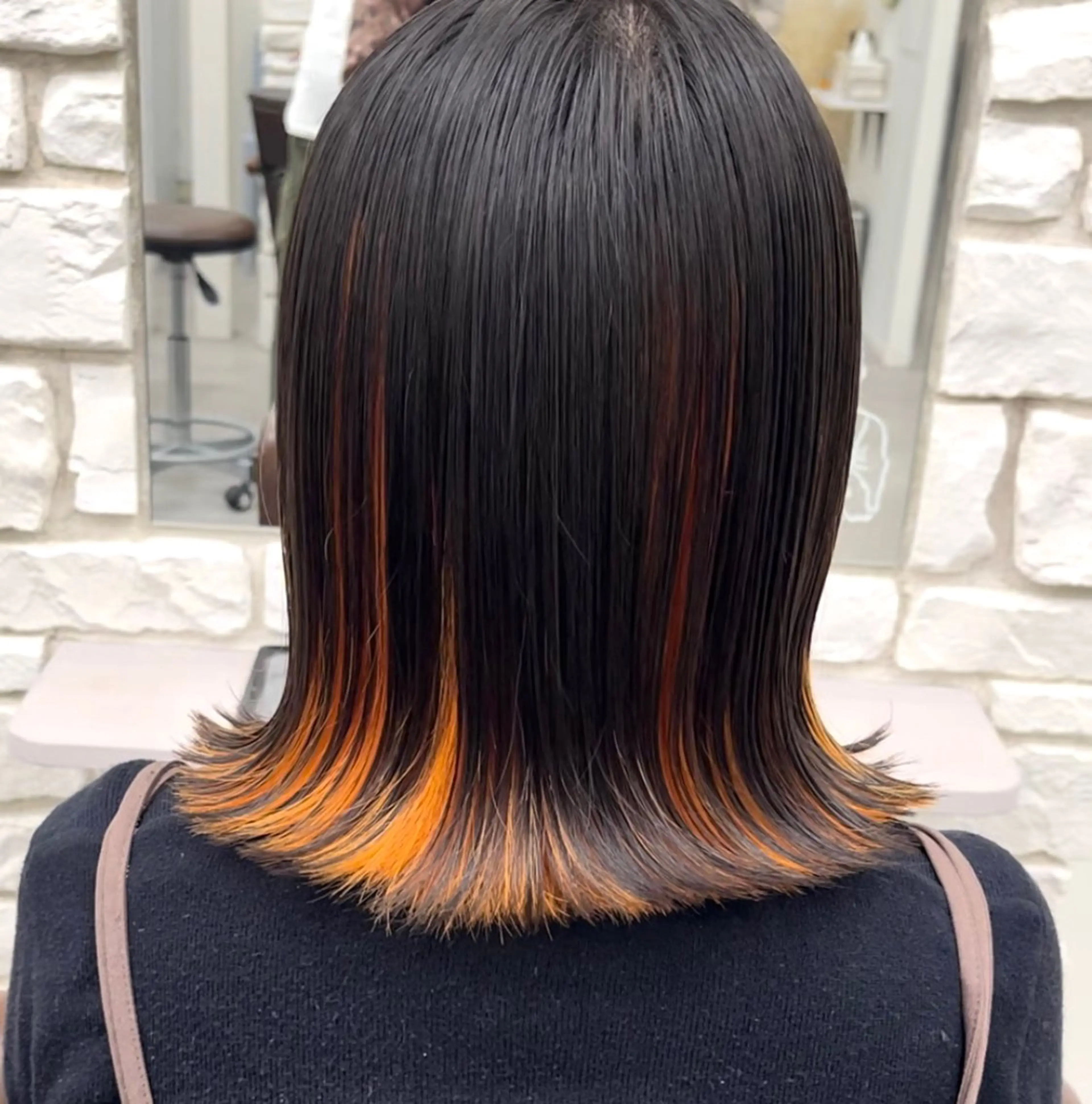 ミディアム カラー インナーカラー オレンジ ハロウィン カット ヘアカラー トリートメント 巻ける髪質改善で美髪 にデザイン✨/よしみのヘアスタイル