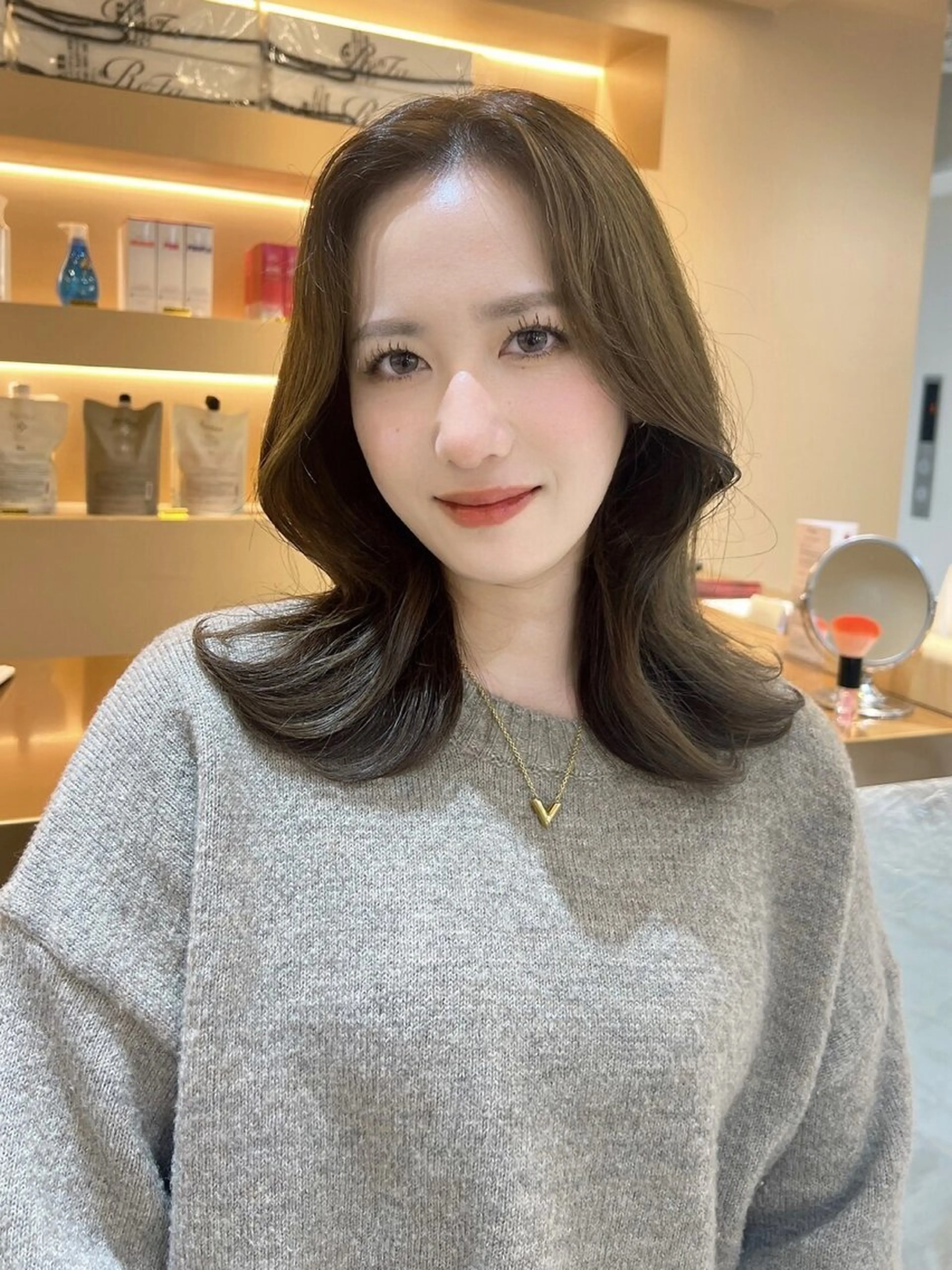 セミロング ハッシュカット 髪質改善 レイヤーカット トリートメント カット ヘアカラー トリートメント 韓国レイヤー💫美髪 縮毛矯正🫧拓海のヘアスタイル