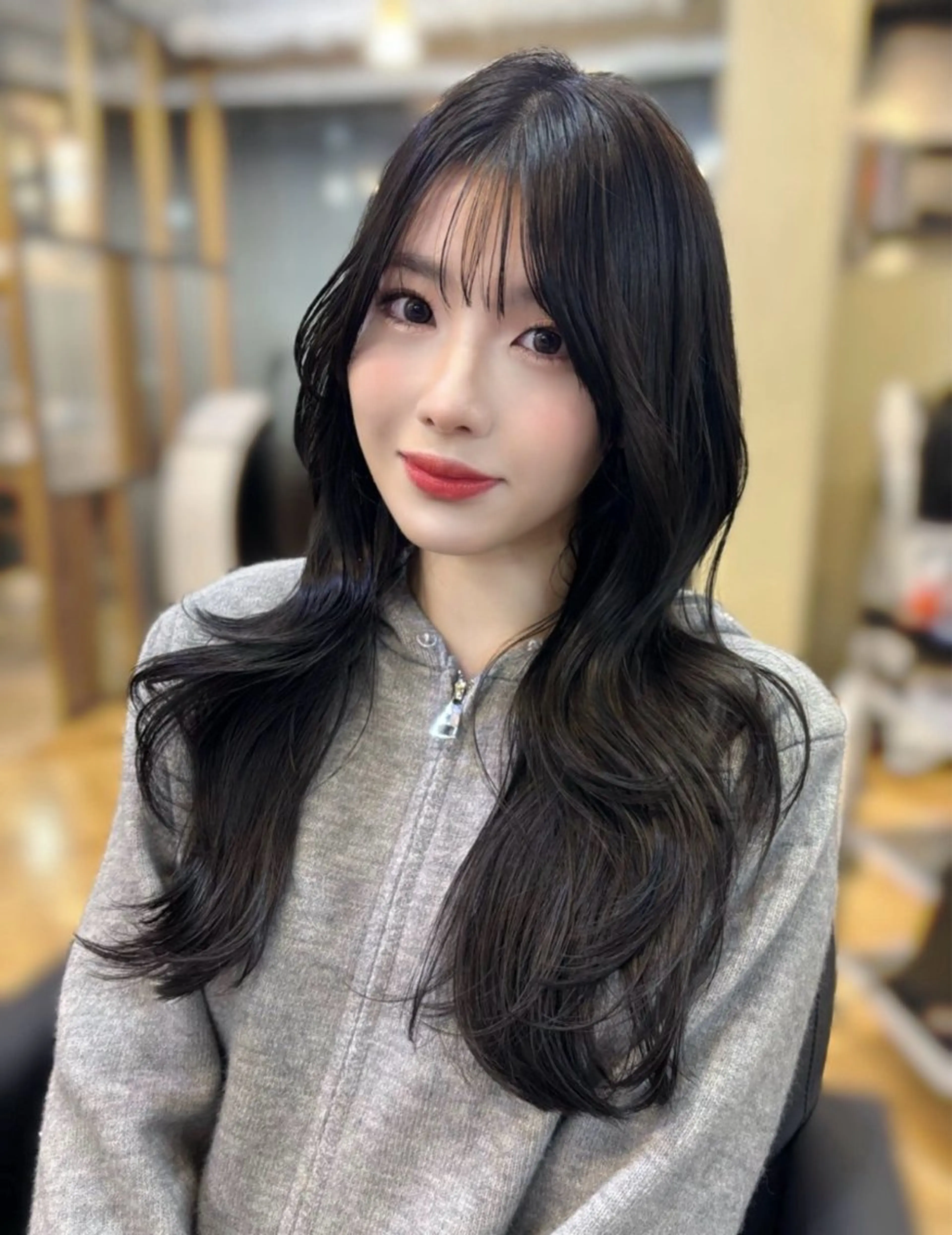 ロング カット ヘアカラー トリートメント 優李 ゆうりのヘアスタイル