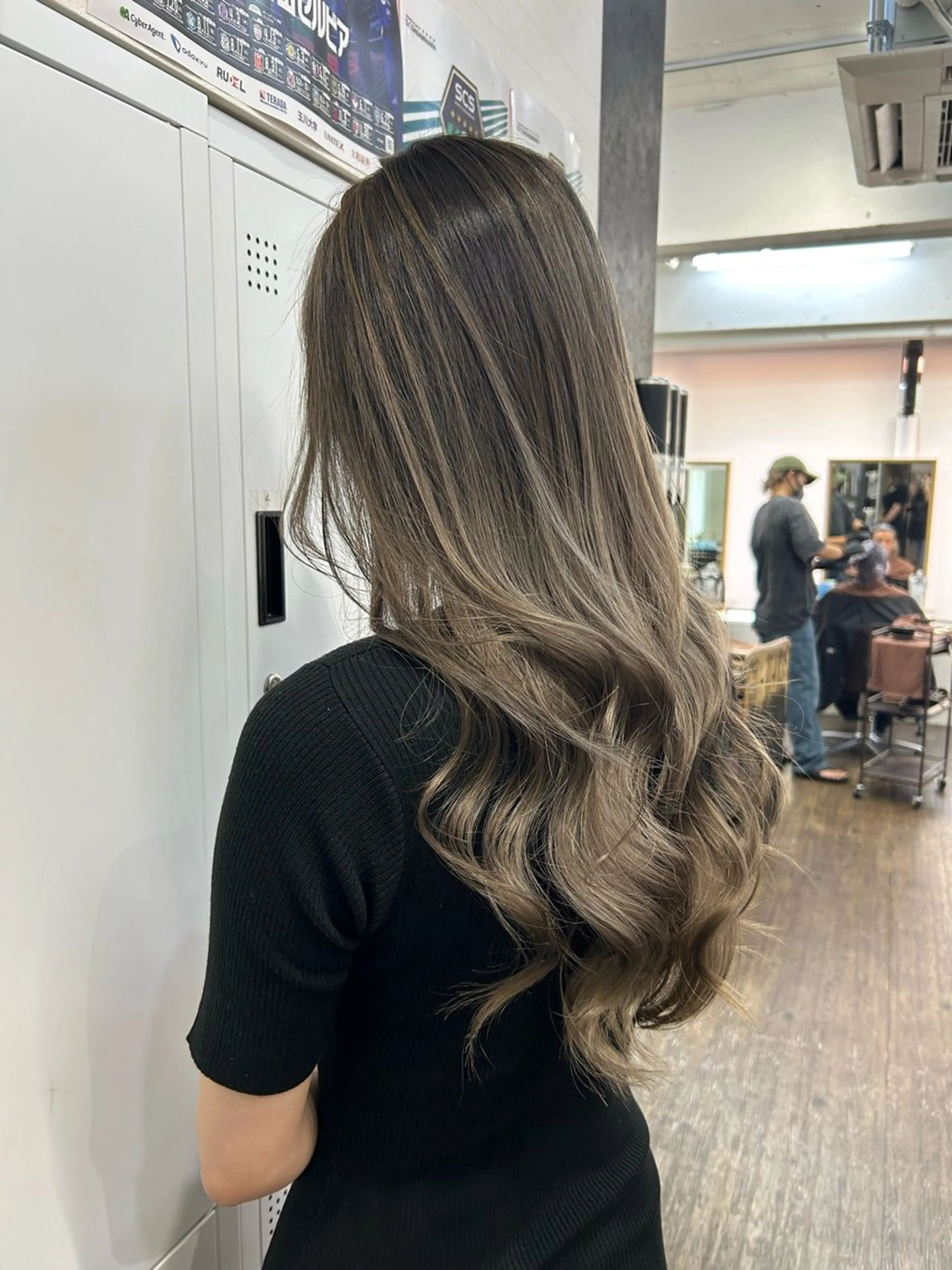 ロング カラー ヘアカラー 🌸U-topia 🌸伊藤穂乃花🌸のヘアスタイル