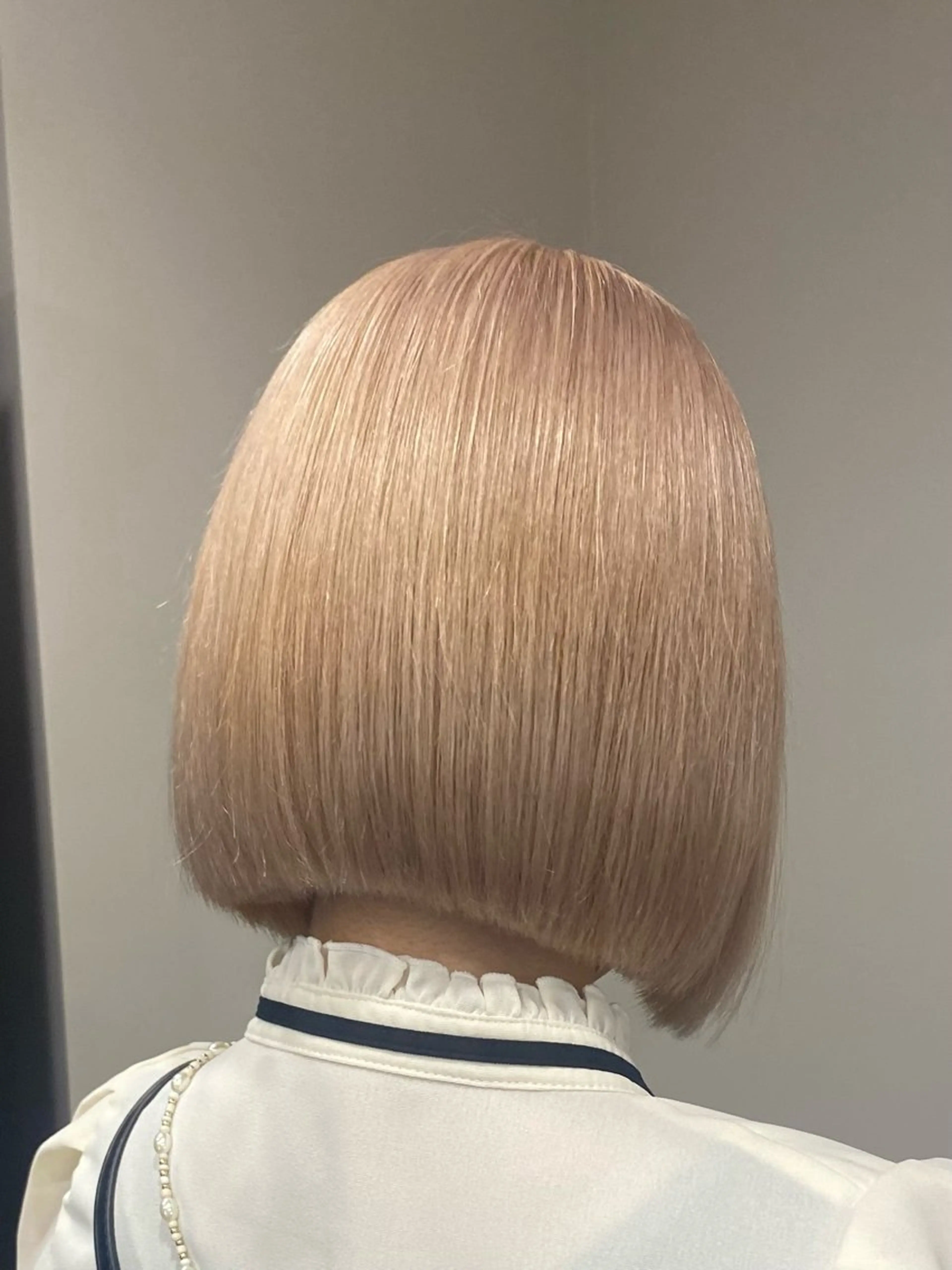 ミディアム レイヤー・ブリーチ kiyotoshiのヘアスタイル