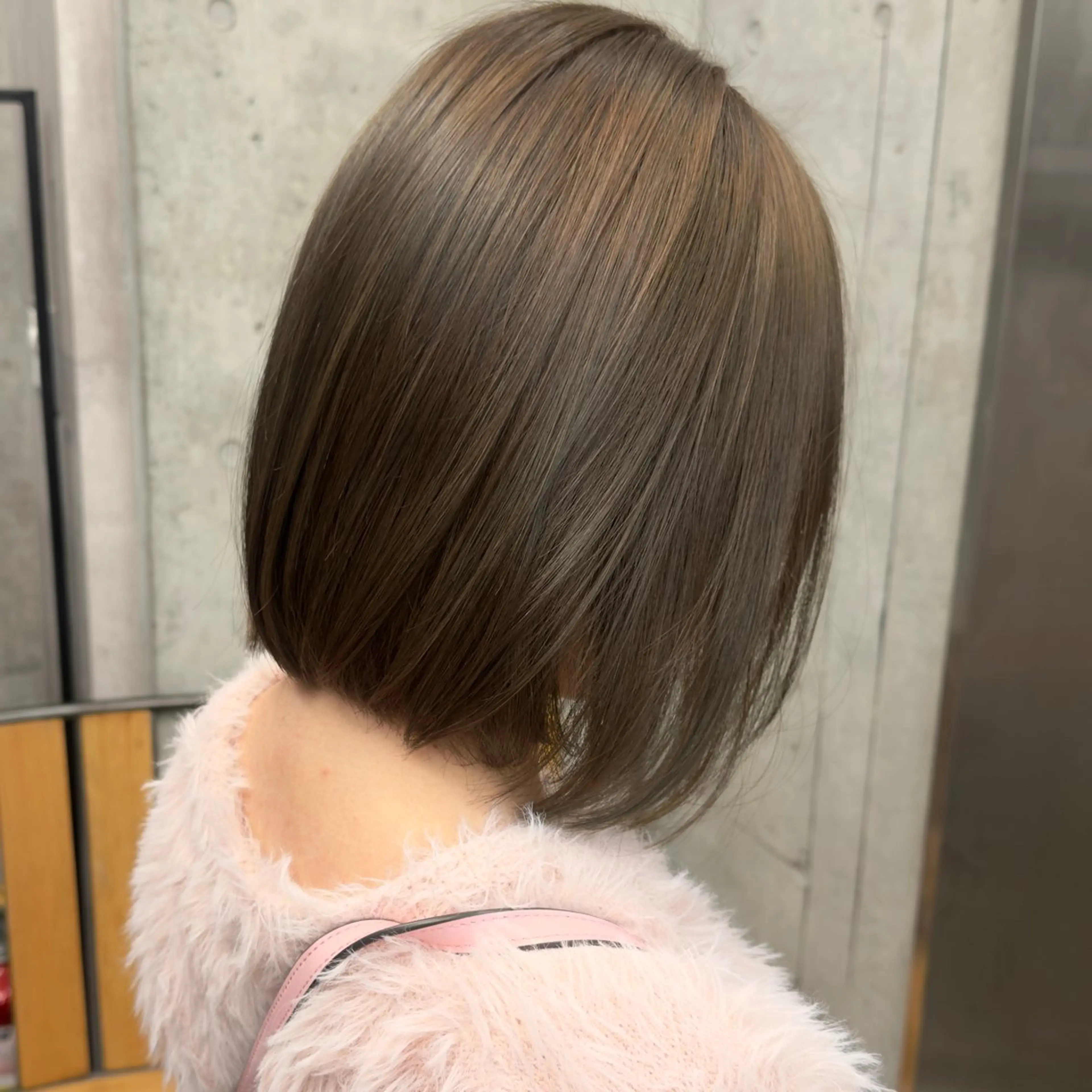 ショート カット ウルフ/レイヤー/ ブリーチカラーのヘアスタイル