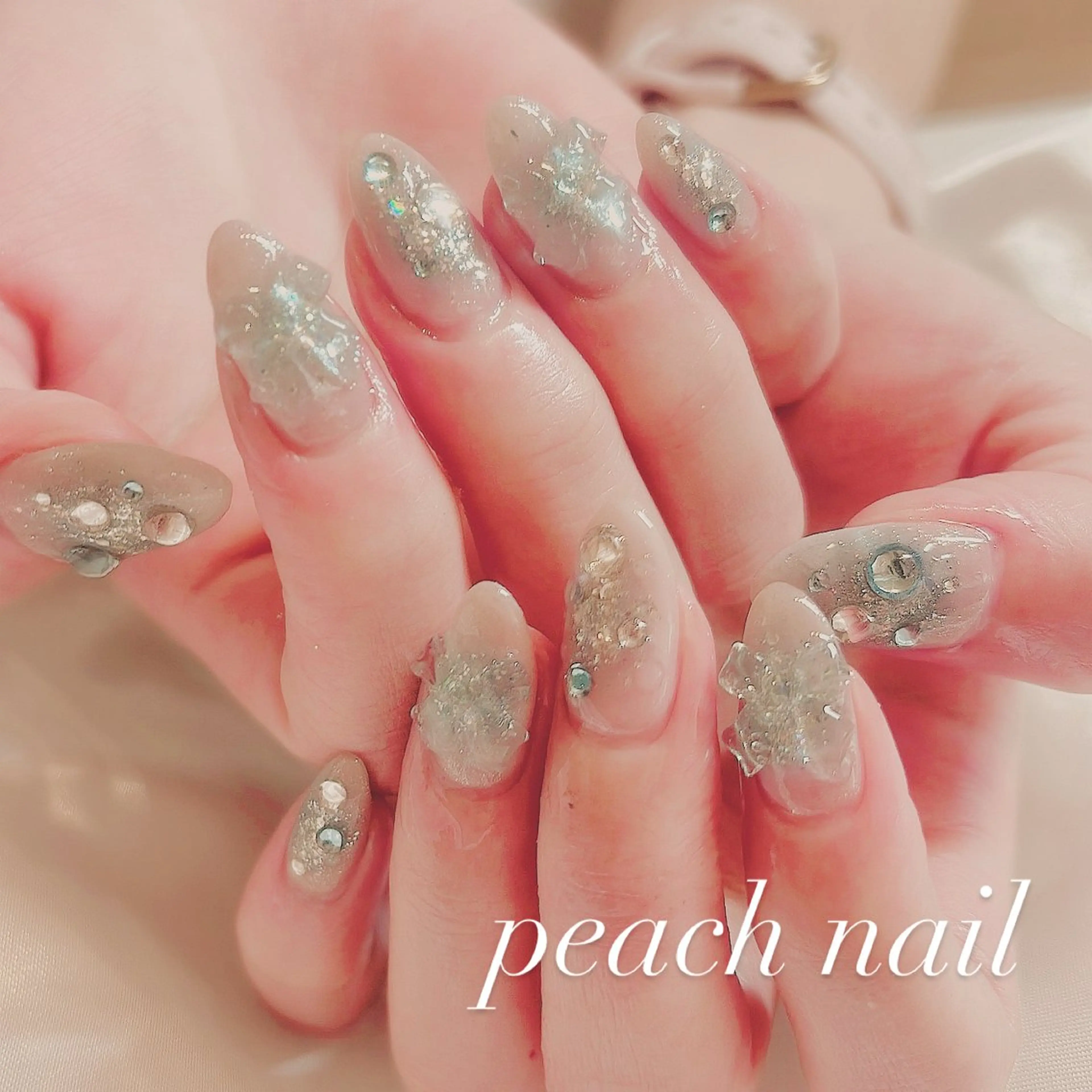 ネイル ブルー チークネイル ジェルネイル 韓国ネイル パラジェル ハンドネイル . kiyomiのネイルデザイン