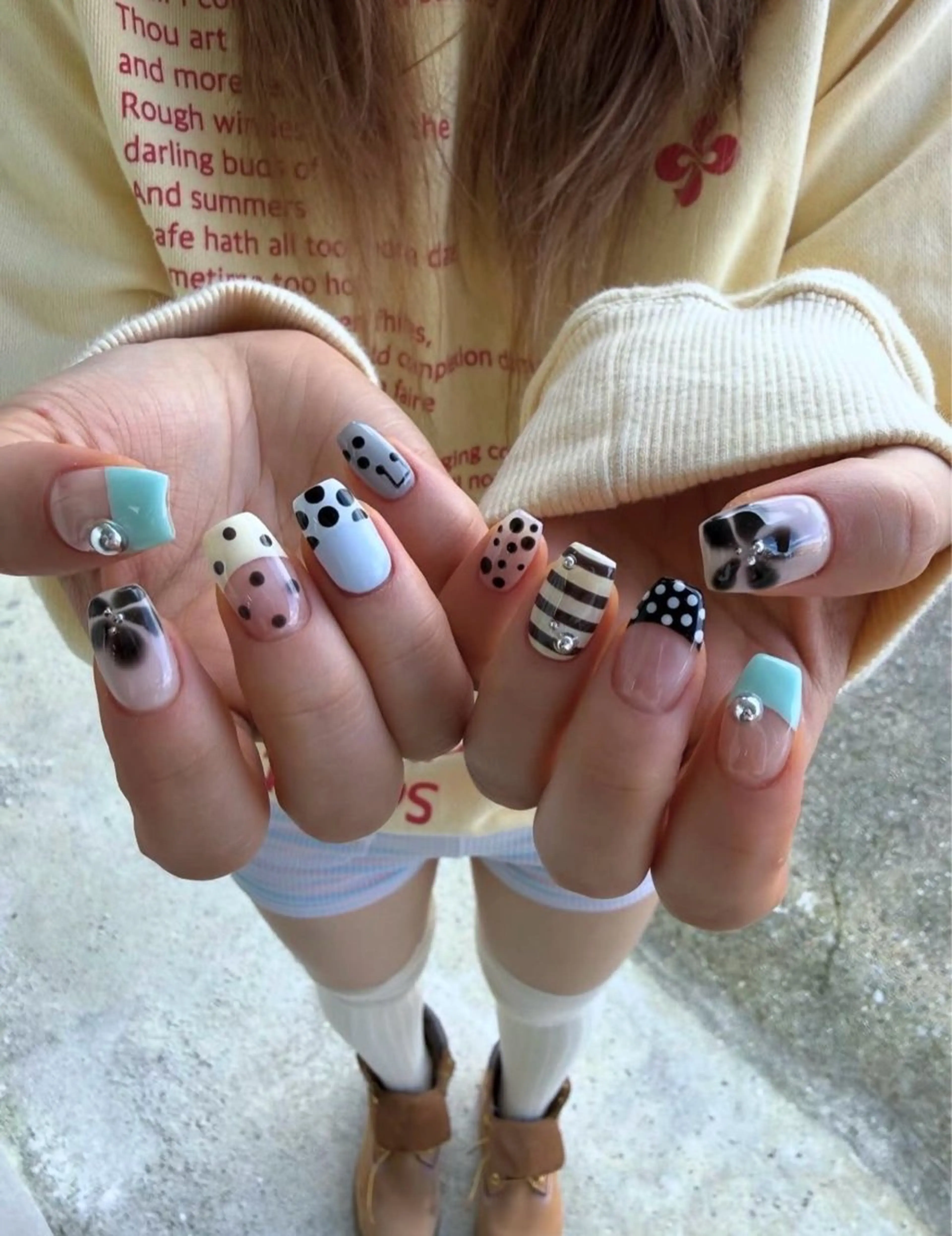 ネイル フレンチネイル ジェルネイル マグネットネイル 持ち込み ニュアンスネイル ハンドネイル Ribbonnail salonのネイルデザイン