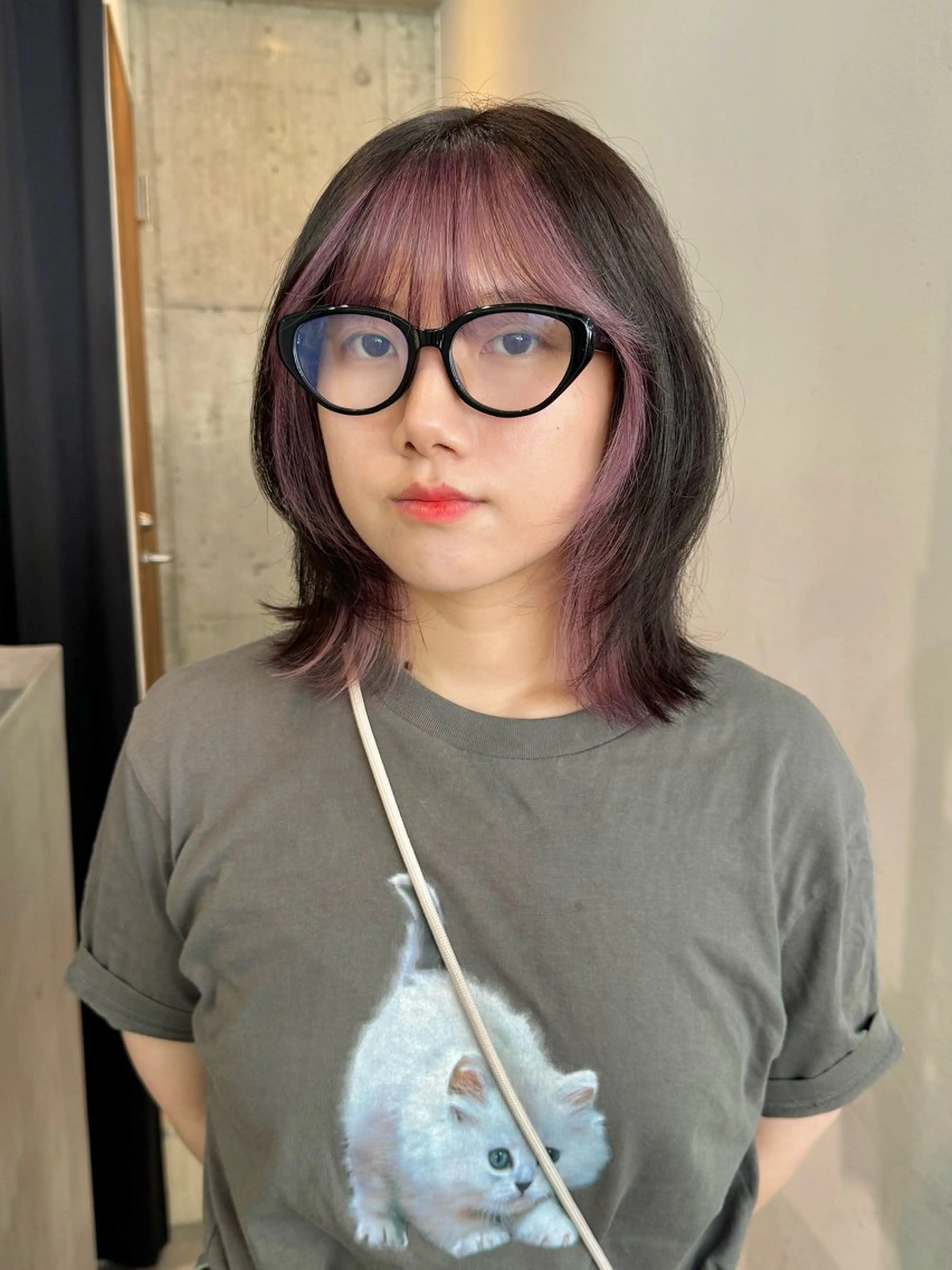 ミディアム カラー ラベンダーカラー ピンクカラー ピンクラベンダー ヘアカラー 切りっぱなしボブ/ ブリーチカラー/大塚のヘアスタイル