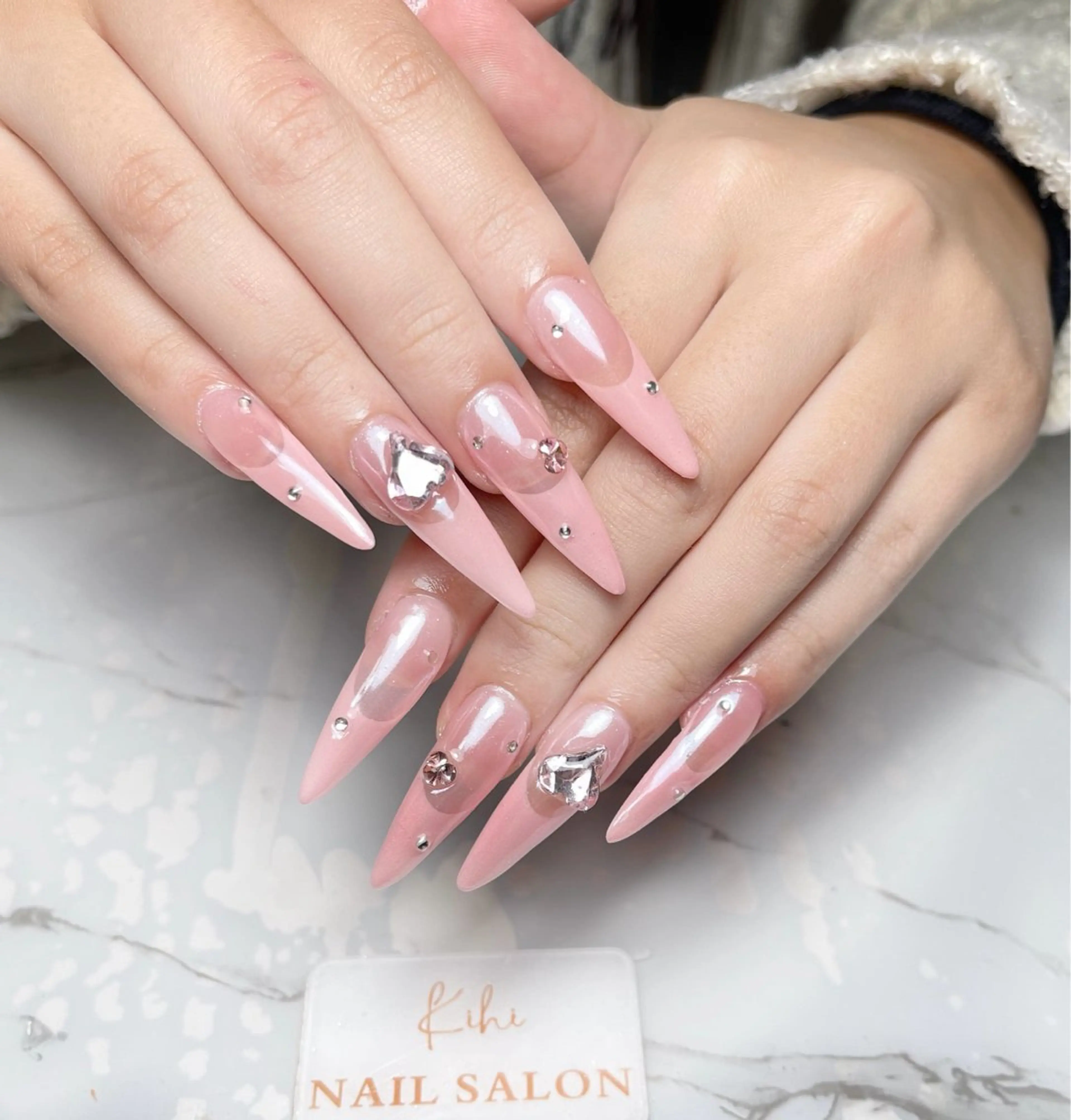 ネイル アートネイル フレンチネイル ジェルネイル グラデーション 韓国ネイル ハンドネイル 💕鈴木ユリ パラジェル/オフ無料のネイルデザイン