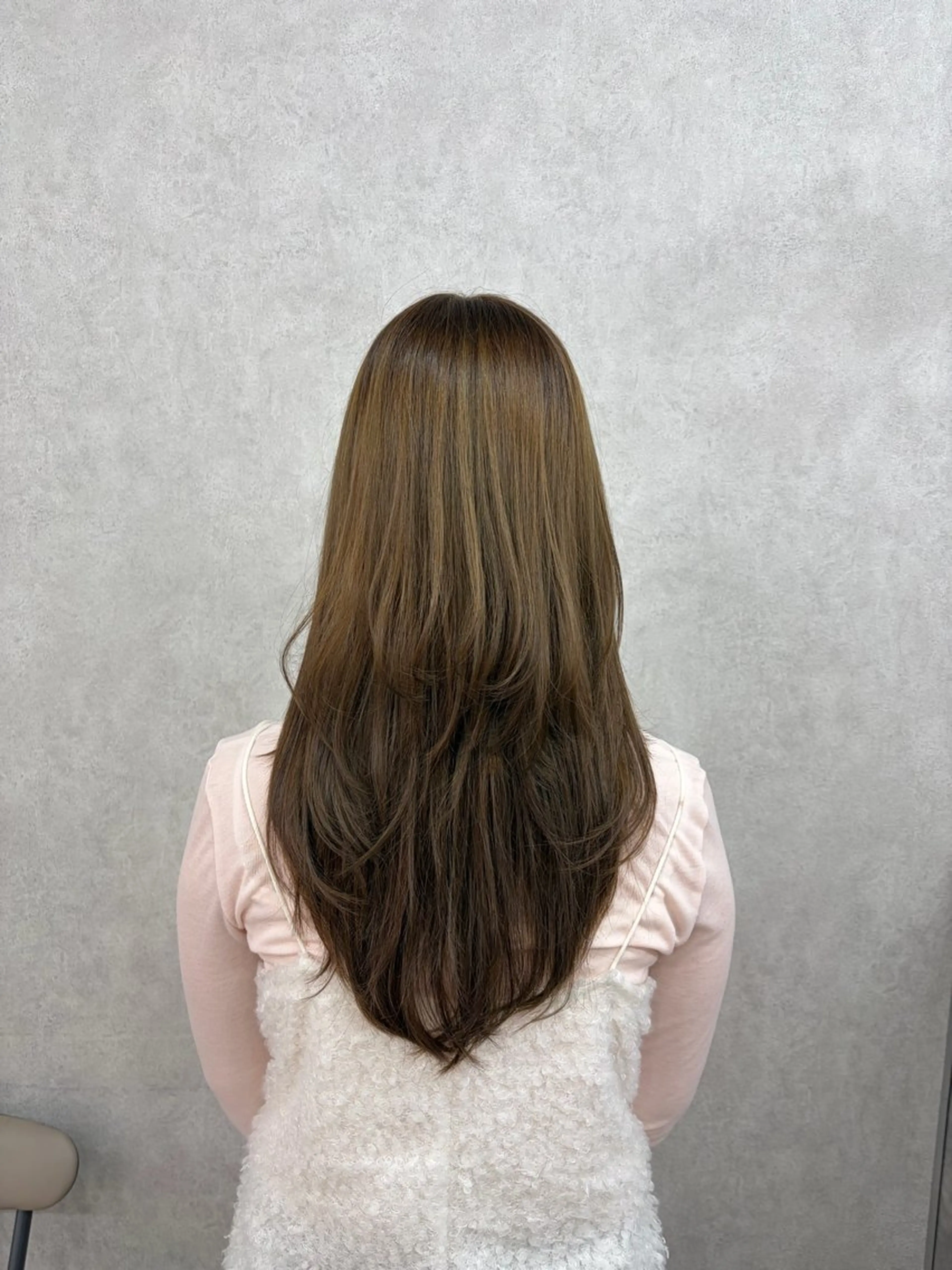 ロング カラー ベージュカラー オリーブベージュ 倉澤 愛理のヘアスタイル