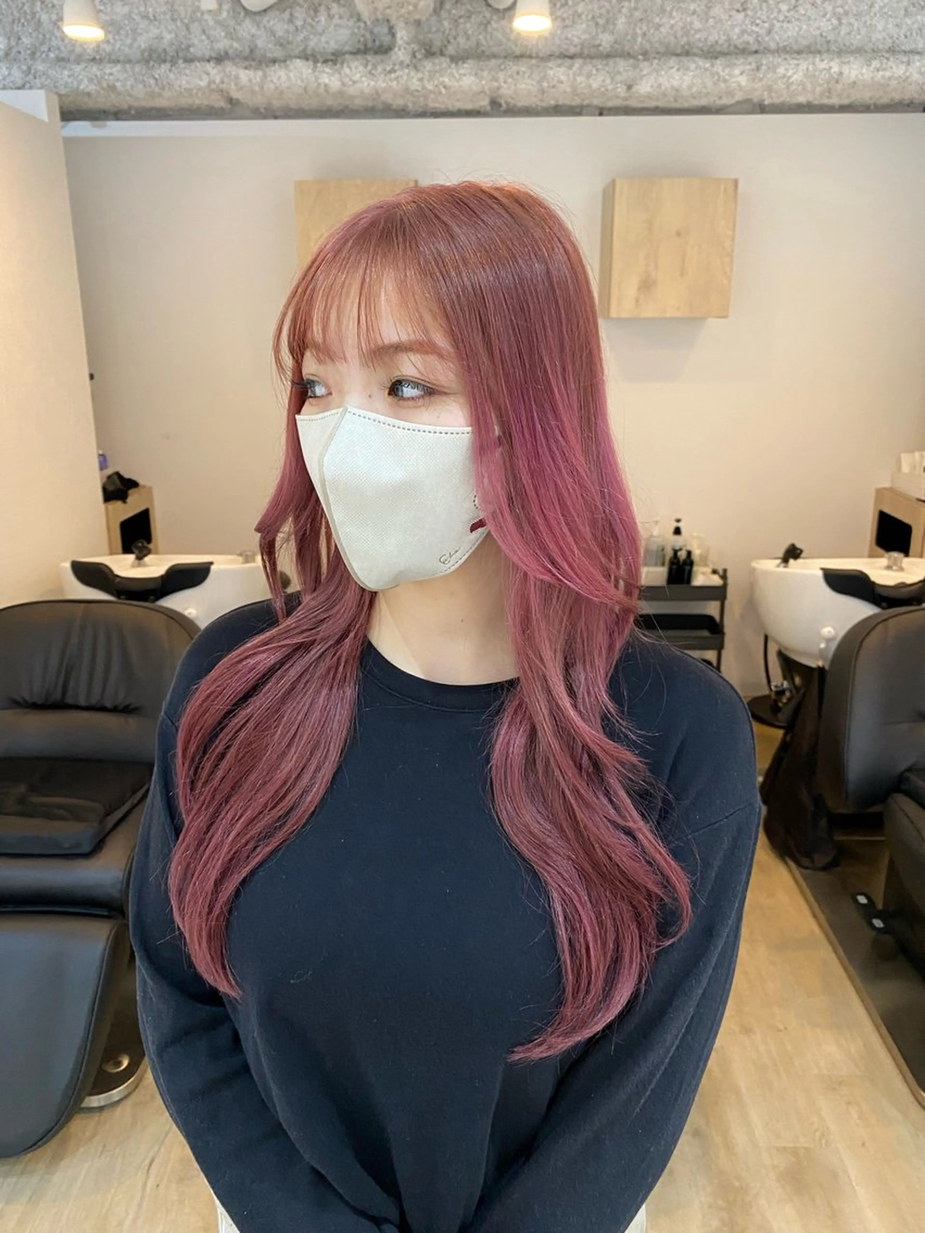 ロング カラー ベージュカラー ブリーチ ケアブリーチ ピンクカラー ピンクベージュ ヘアカラー トリートメント 艶髪・透明感カラー・ 韓国ヘア・Yuriのヘアスタイル