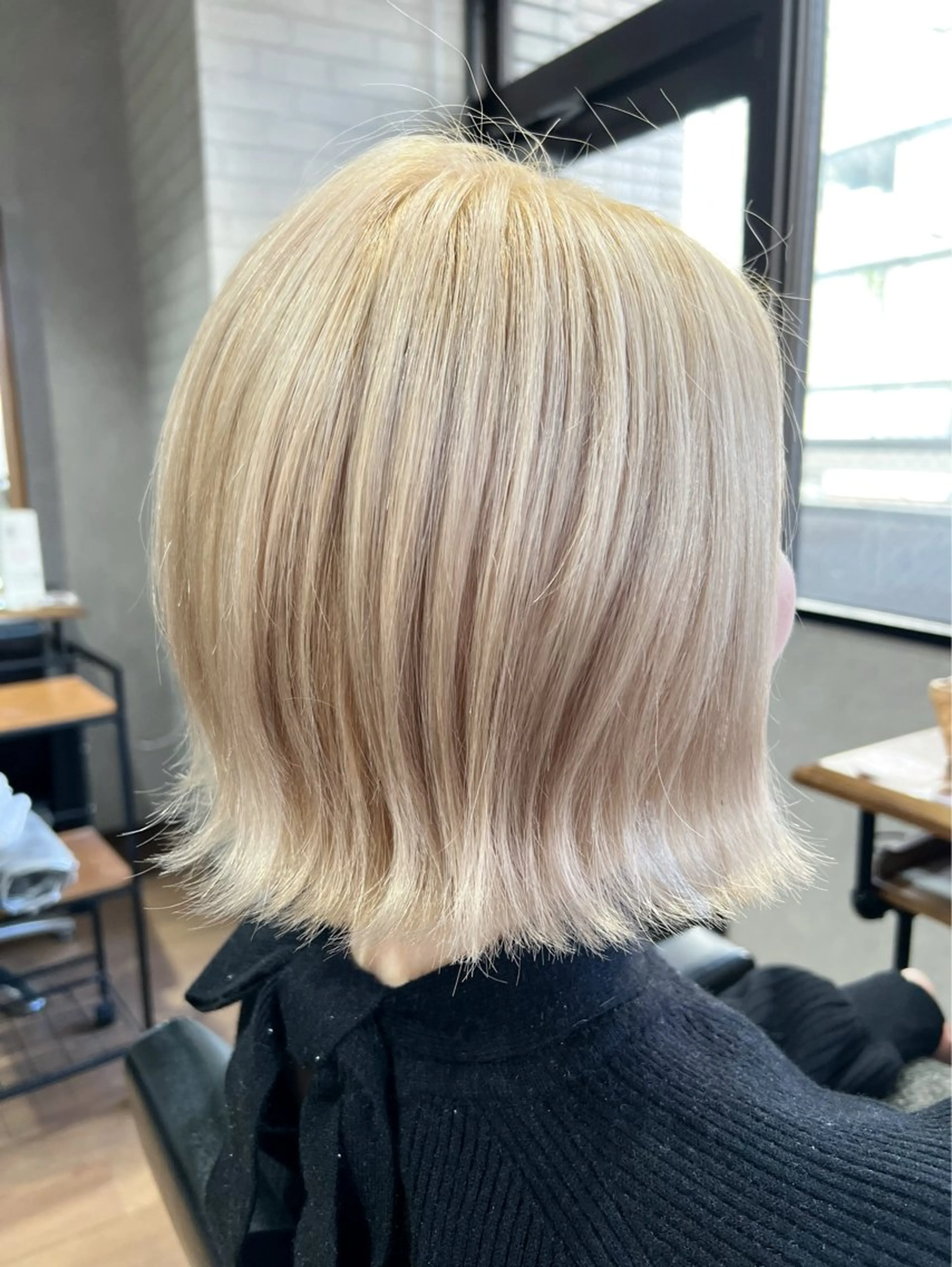 ショート カラー 外ハネヘア カット ヘアカラー ✨ハイトーン カラー福岡拓也✨のヘアスタイル