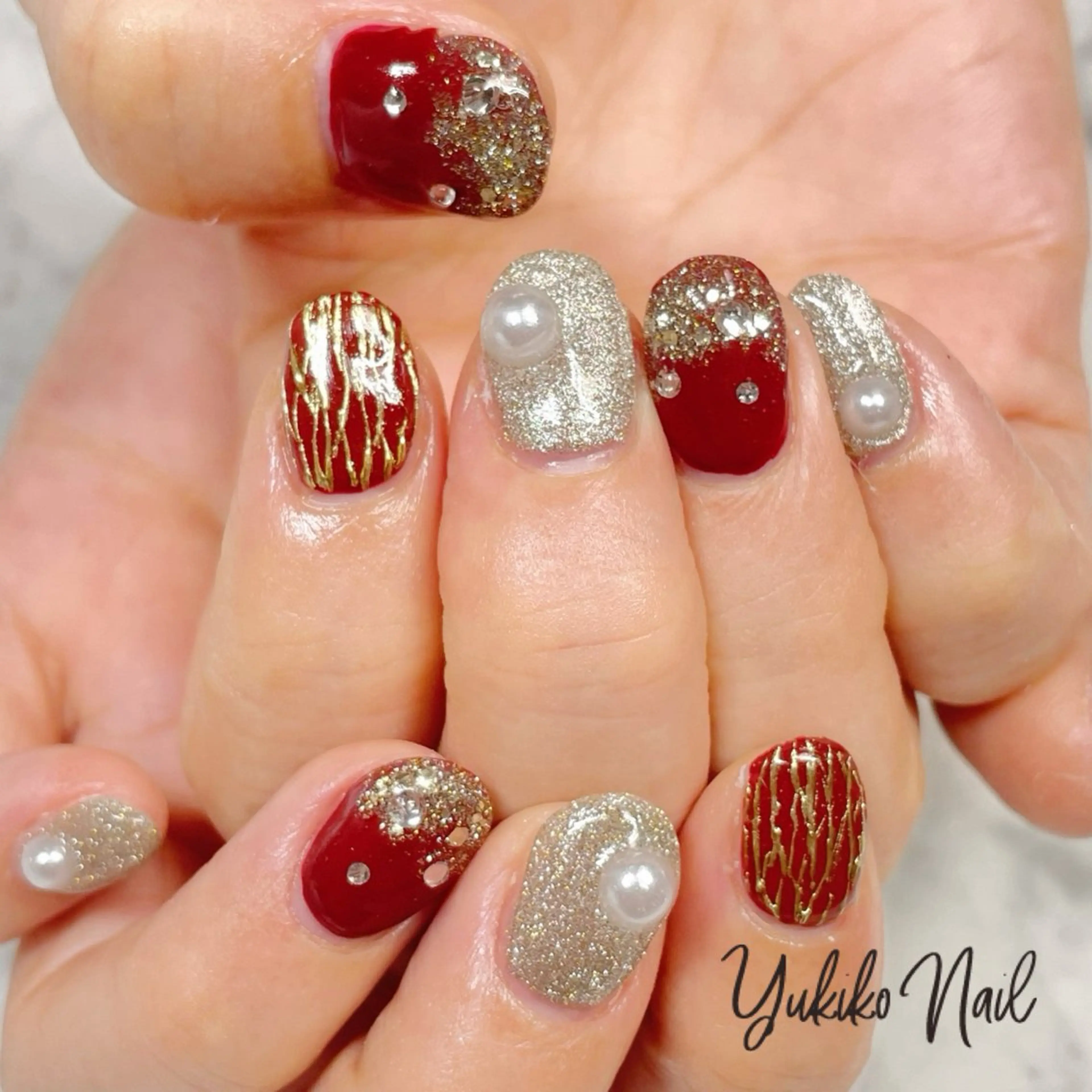 ネイル ボルドー フラッシュネイル ゴールド ゴージャス ミラーネイル ハンドネイル ユキコ ネイルのネイルデザイン