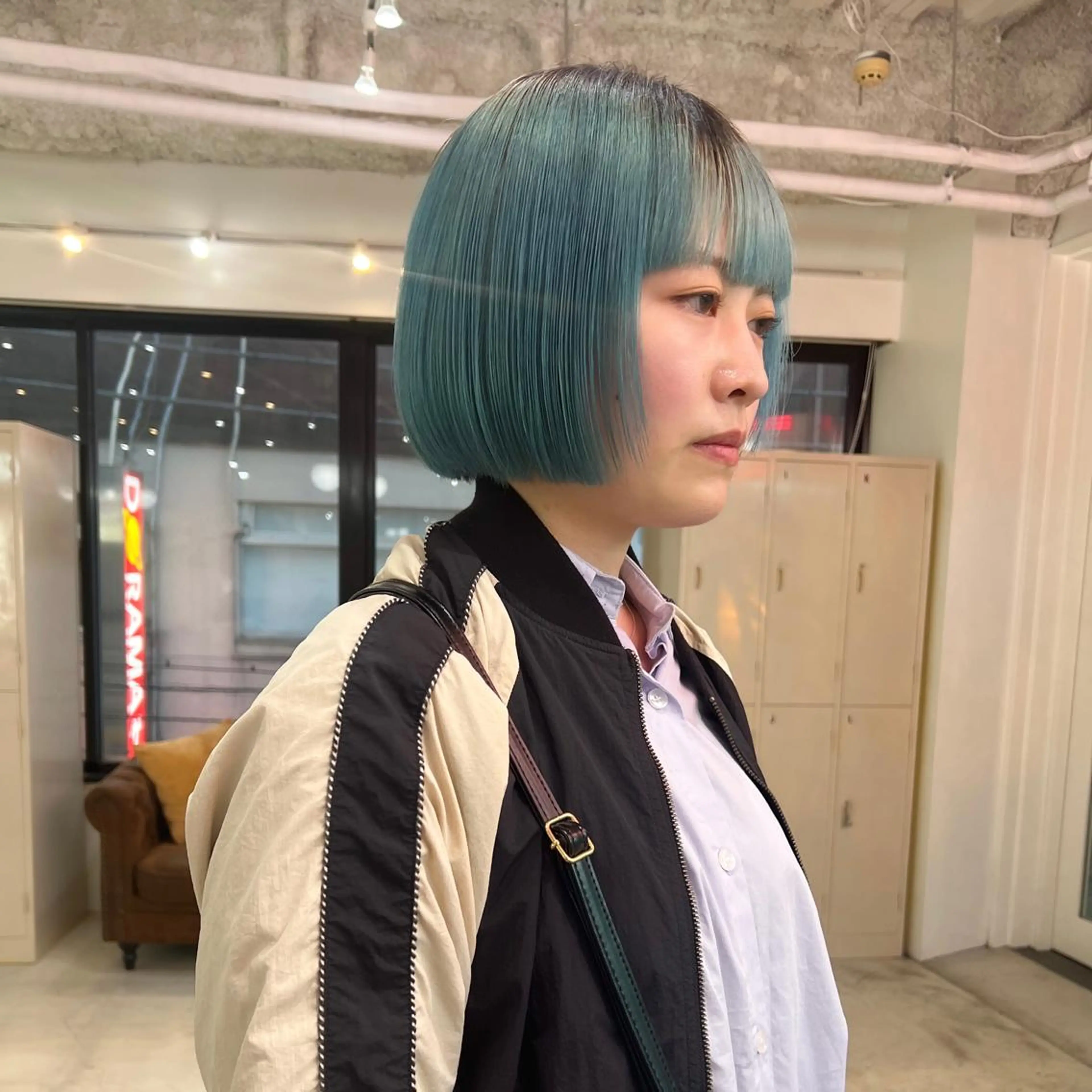 ショート カラー パーマ ヘアアレンジ メンズ キッズ ネイル マツエク・マツパ アイブロウ 🧨ブリーチー×ボブ レイヤー💎じゅえるのヘアスタイル
