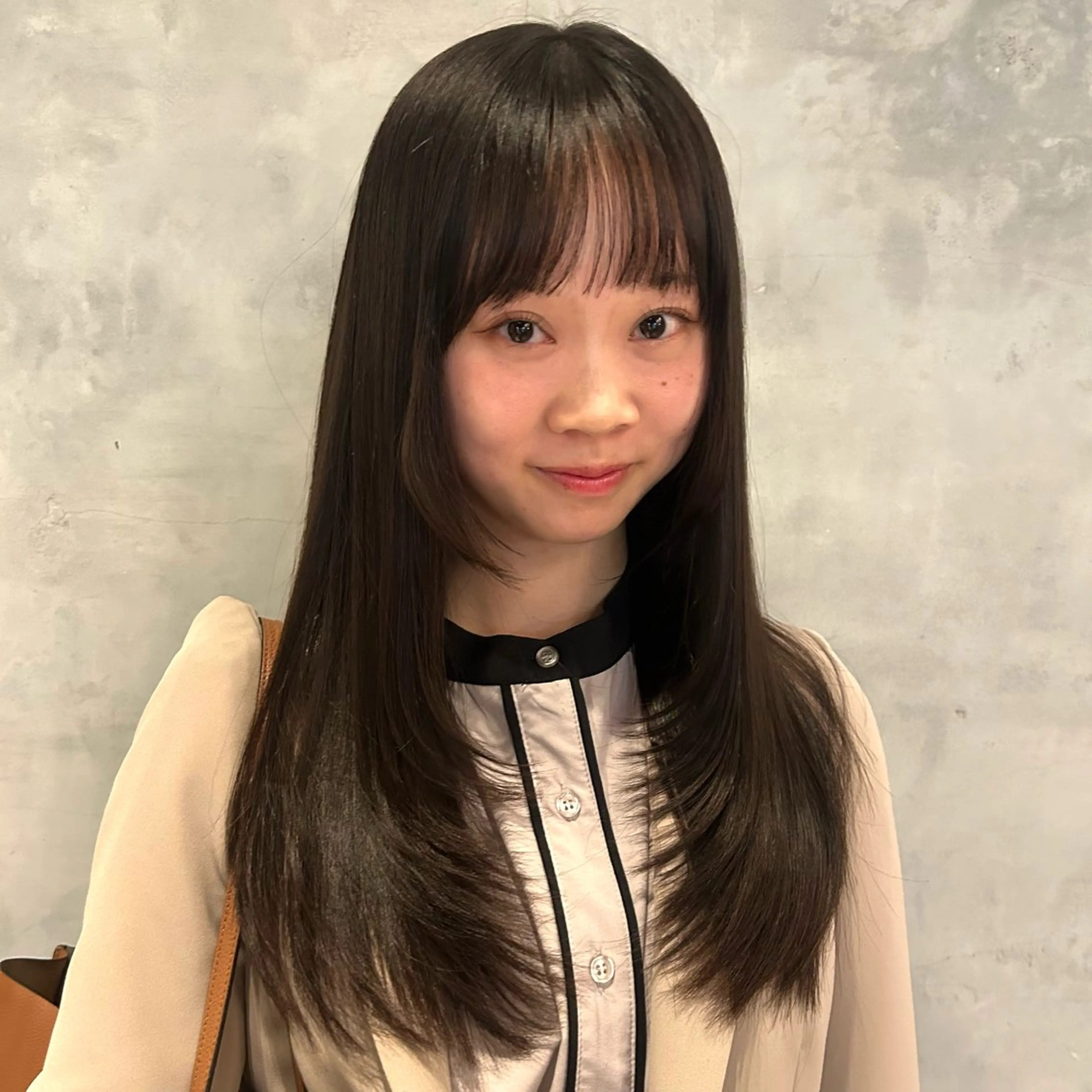 ロング カラー ブラウンカラー オリーブブラウン レイヤーカット ヘアカラー ベージュ/透明感/ レイヤー/あやか💕のヘアスタイル