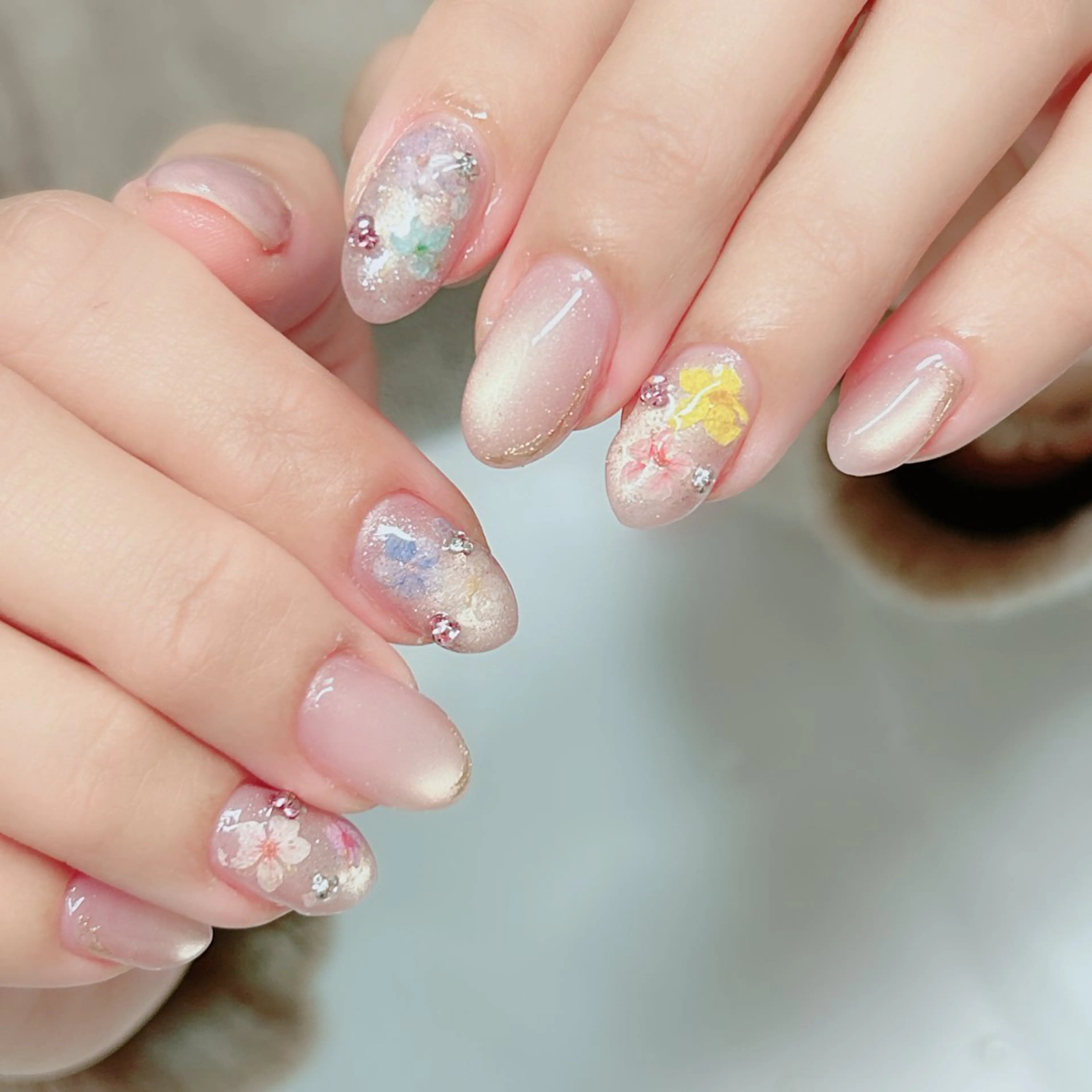 ネイル オーロラネイル ミラーネイル オフィスネイル ワンカラーネイル シンプルネイル ハンドネイル Cute Tips nailのネイルデザイン