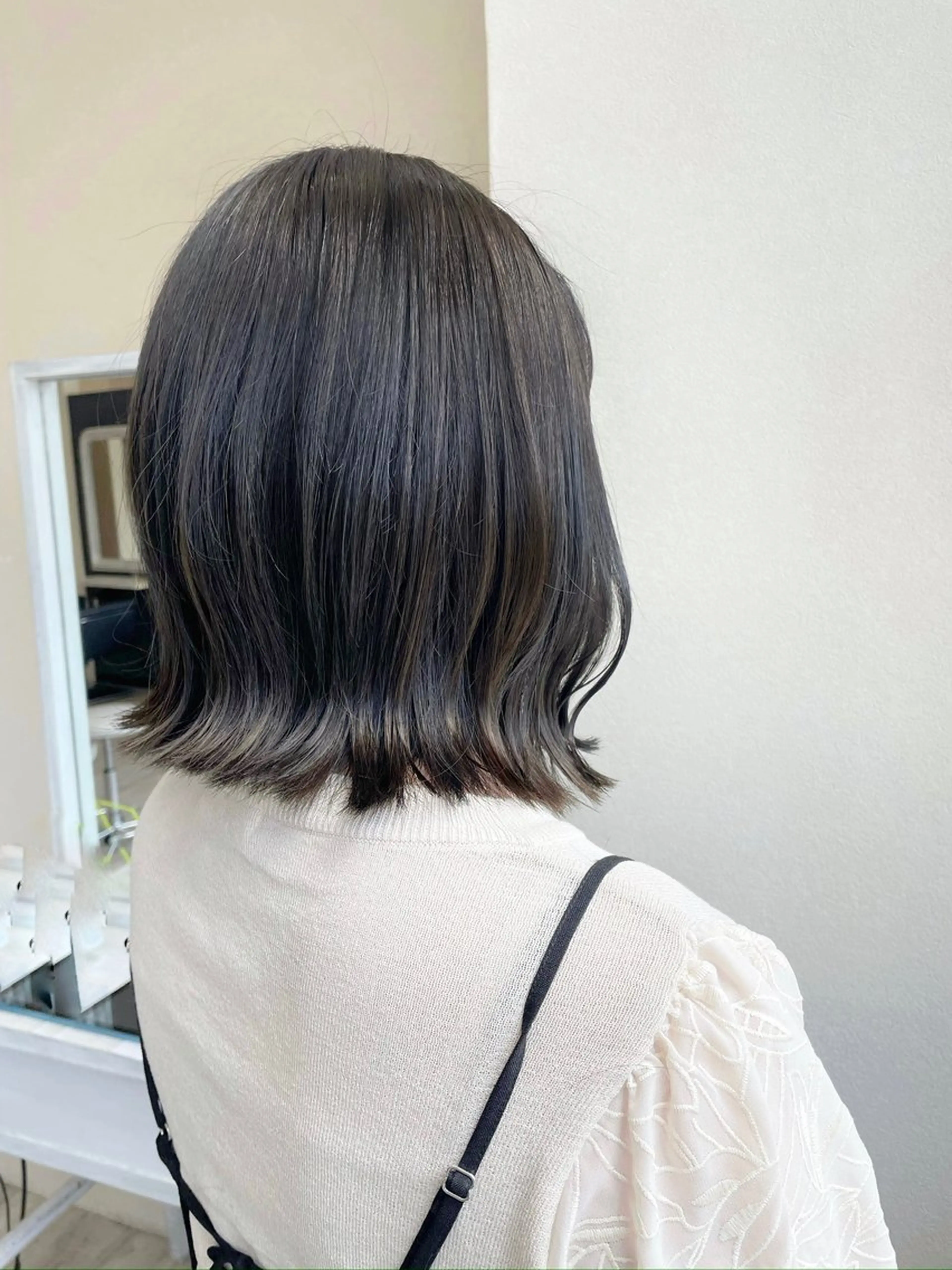 ミディアム カラー グレージュ オリーブグレージュ オリーブグレー カット ヘアカラー APPEL / fujiiのヘアスタイル