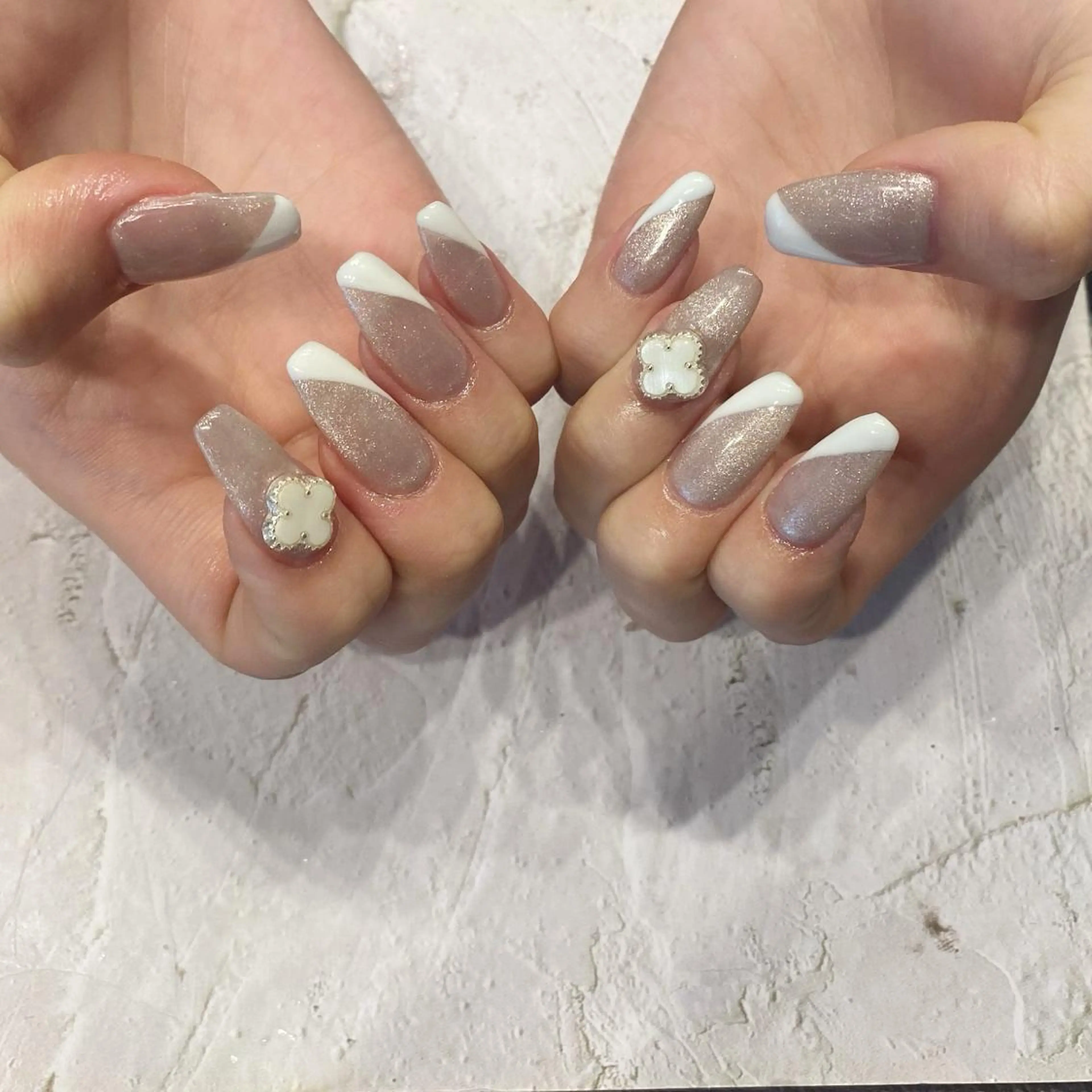 ネイル フレンチネイル 韓国ネイル ロングネイル マグネットネイル ネイルチップ melumooi nailのネイルデザイン