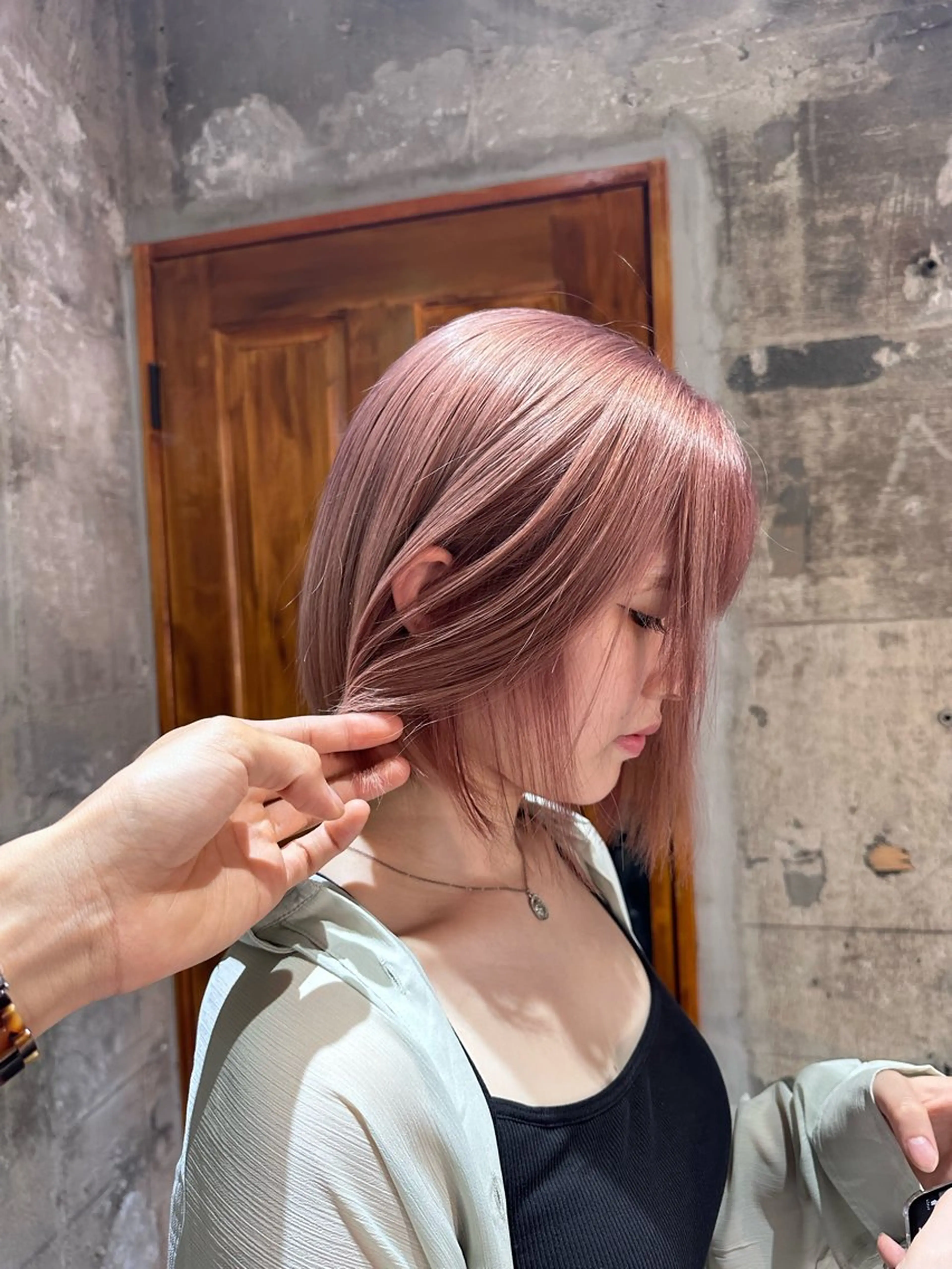 ミディアム 顔まわりレイヤー 韓国風ヘア レイヤーカット ローレイヤー 縮毛矯正 Masena所属・【必ず似合わせます】 川口航平のヘアスタイル